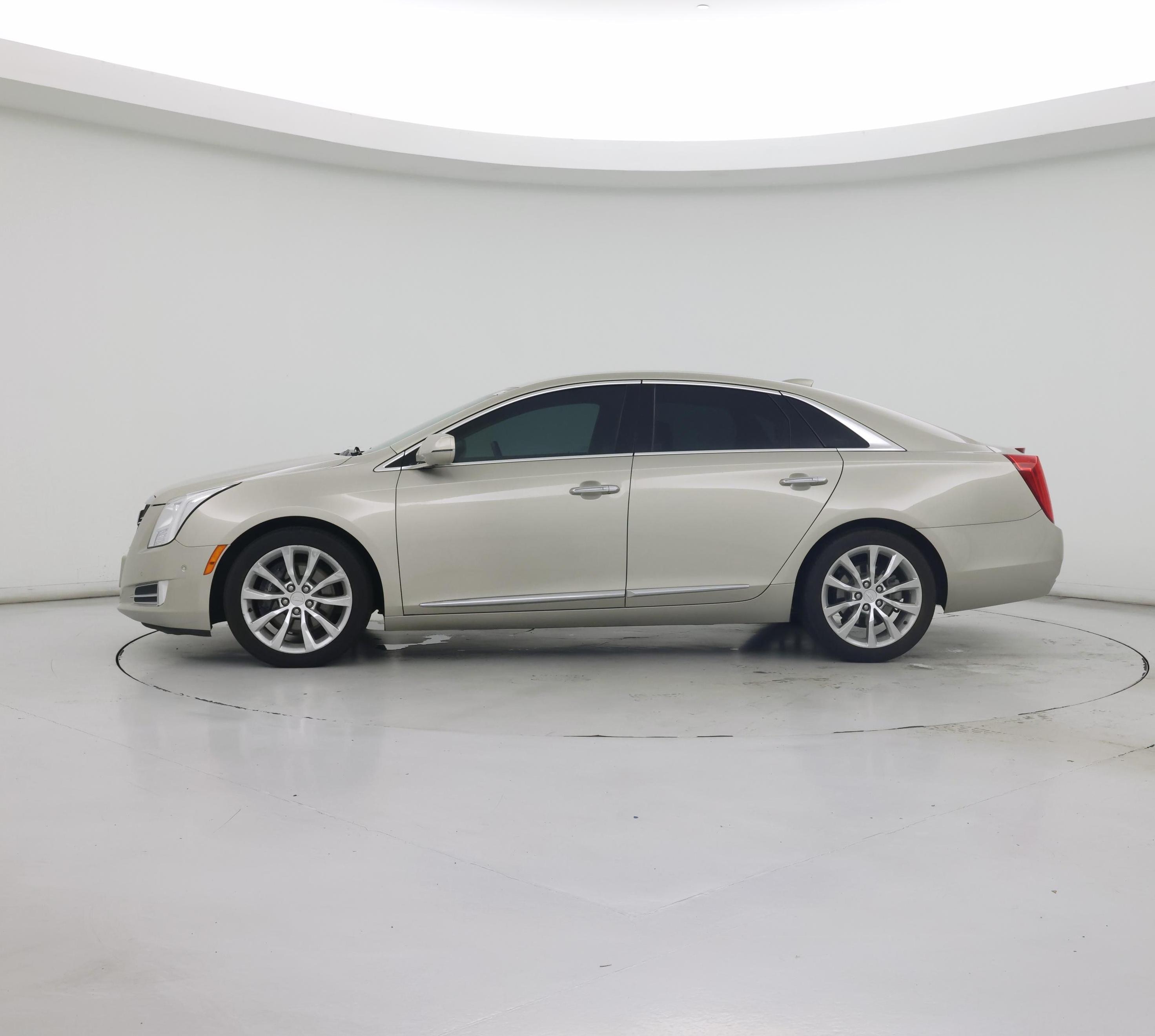 Thumbnail: 2016 Cadillac XTS - 3
