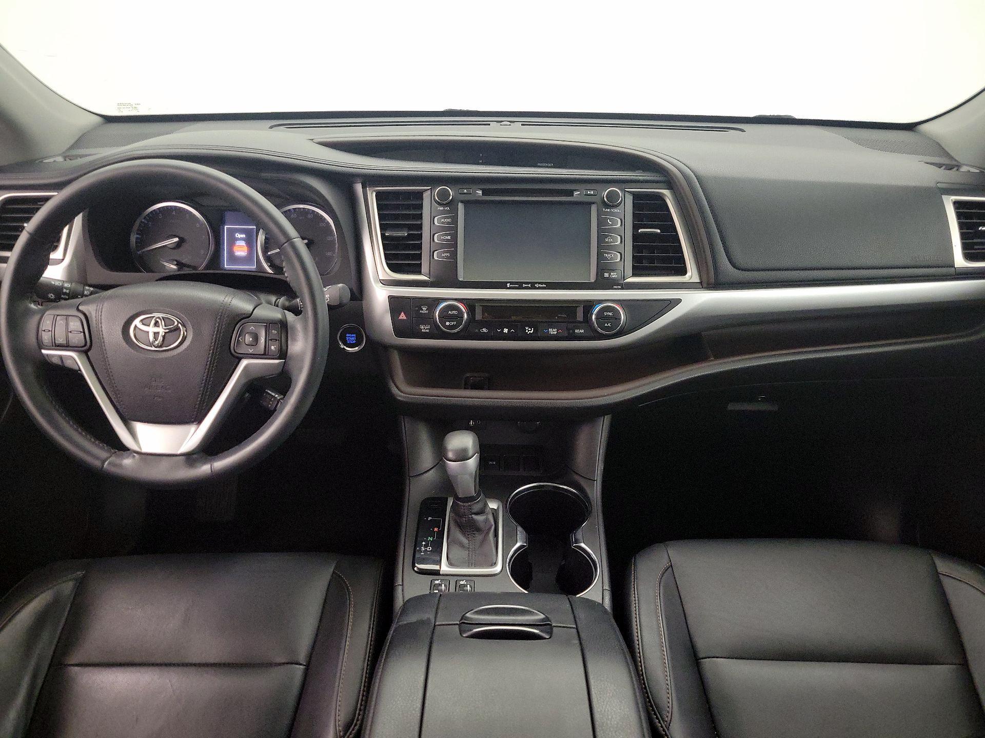 Thumbnail: 2016 Toyota Highlander - 9