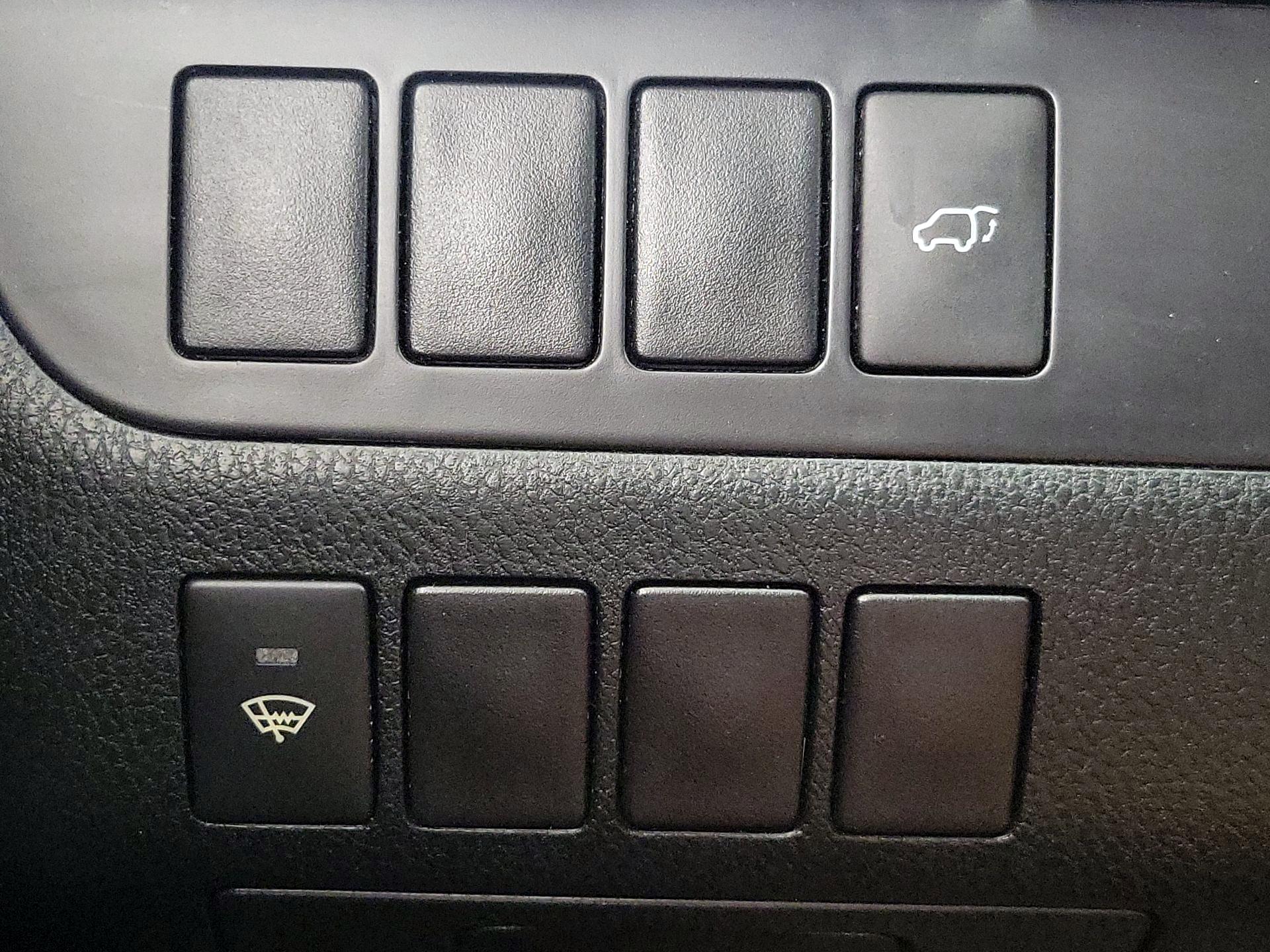 Thumbnail: 2016 Toyota Highlander - 13