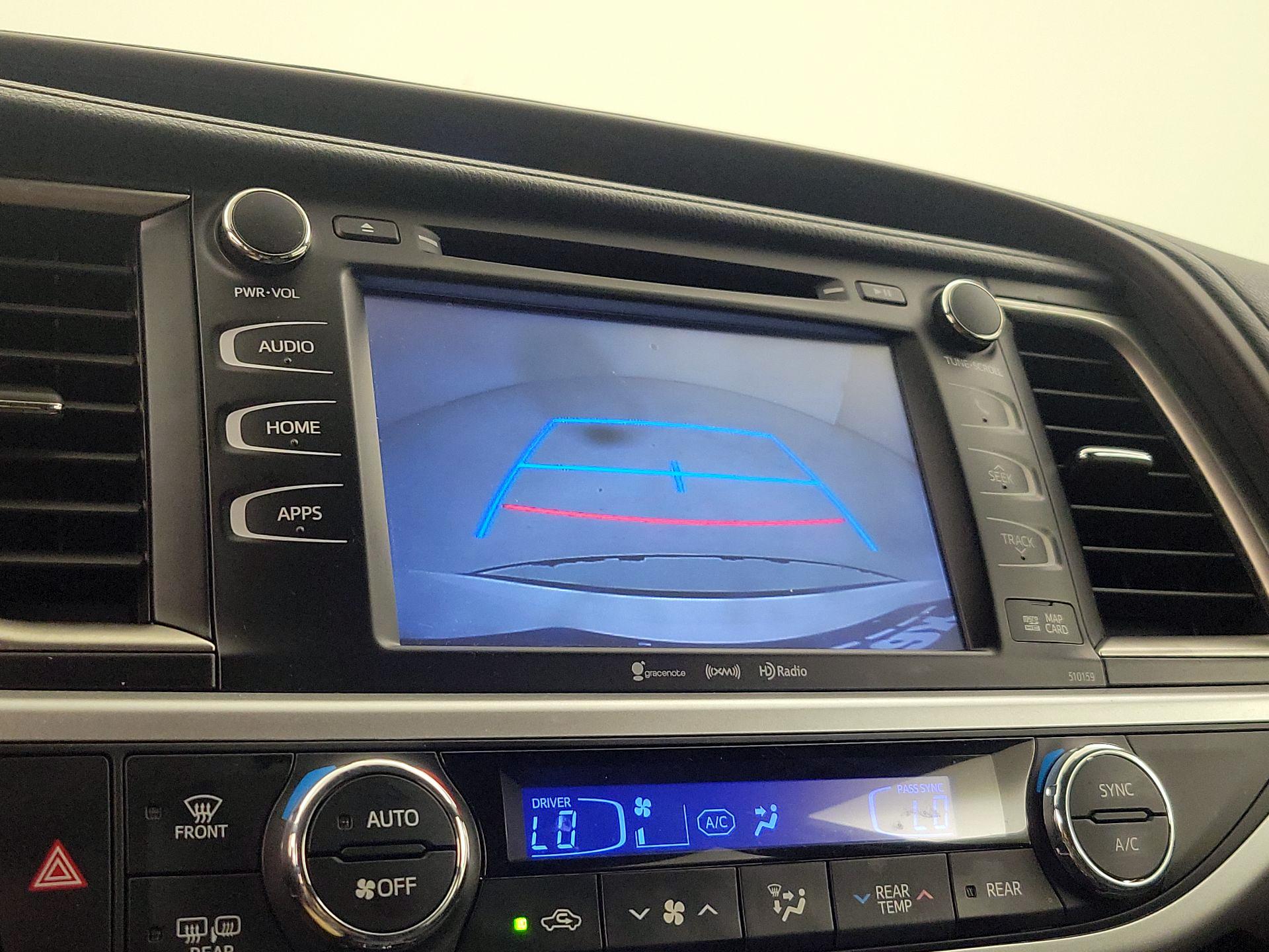 Thumbnail: 2016 Toyota Highlander - 14
