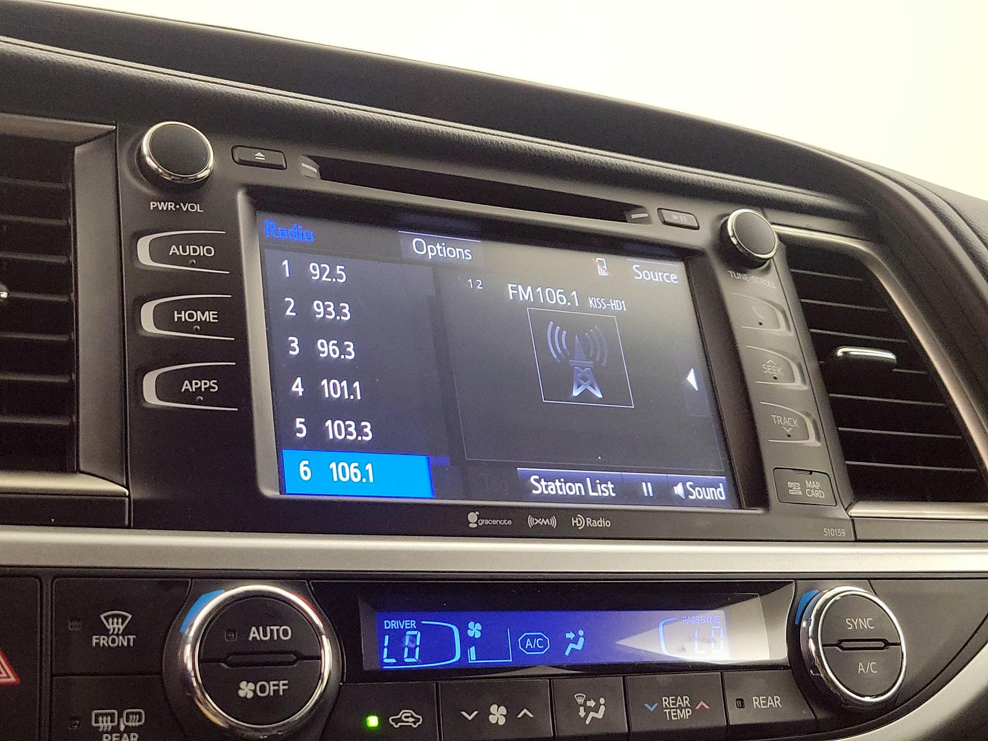 Thumbnail: 2016 Toyota Highlander - 15