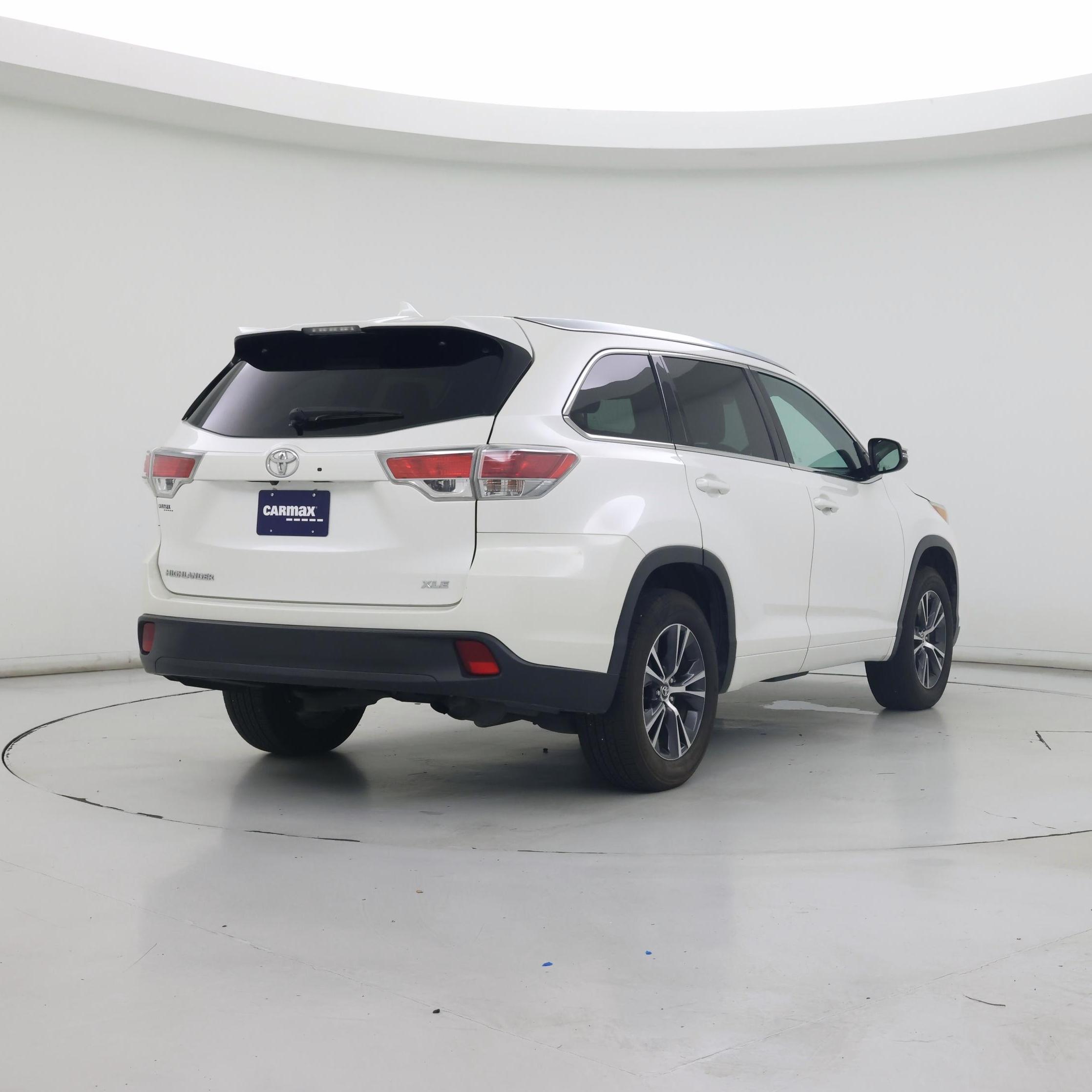 Thumbnail: 2016 Toyota Highlander - 8