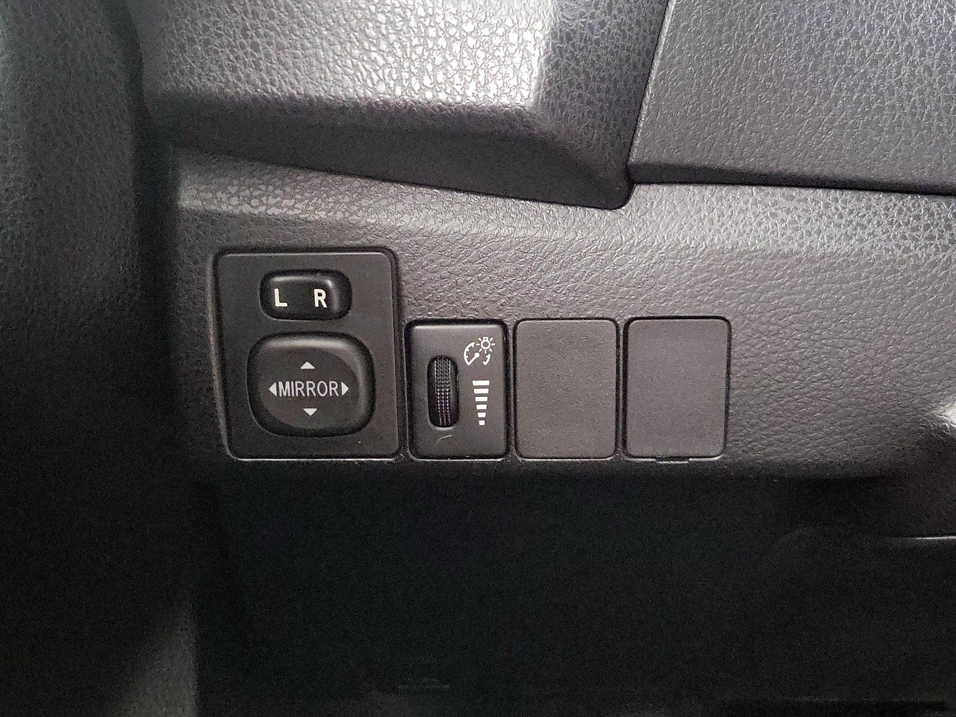 Thumbnail: 2014 Toyota Corolla - 13