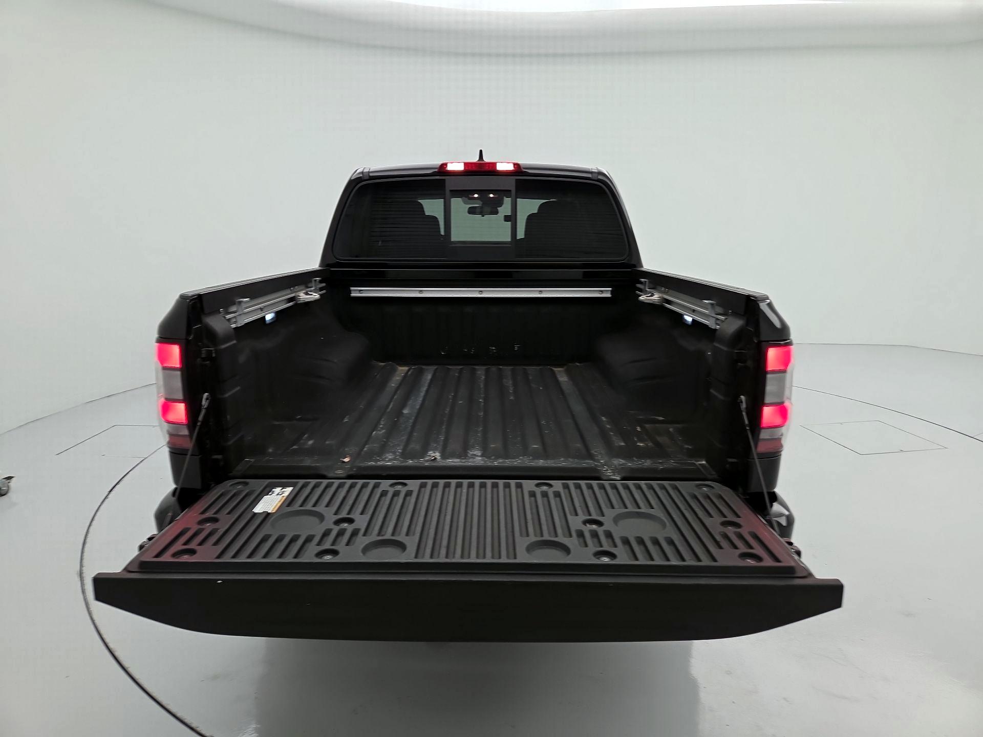 Thumbnail: 2022 Nissan Frontier - 19