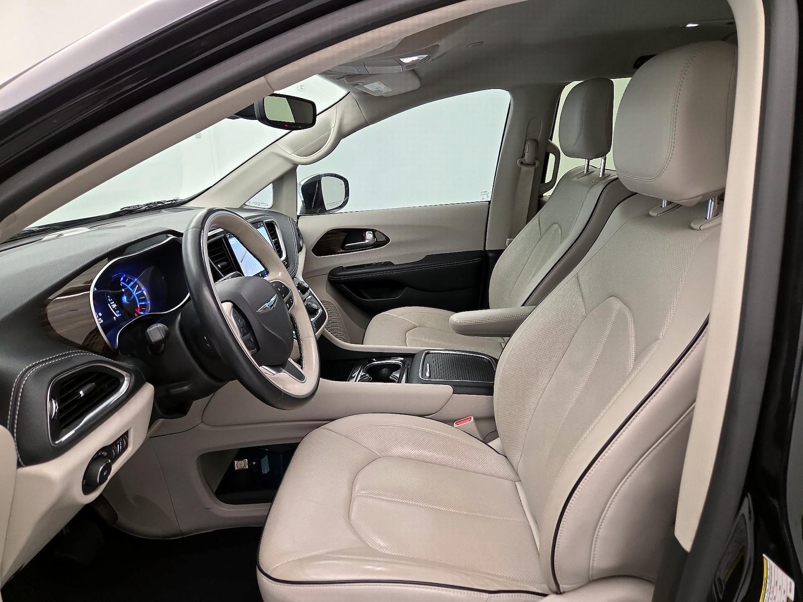 2021 Chrysler Pacifica Hybrid Limited - Photo 12