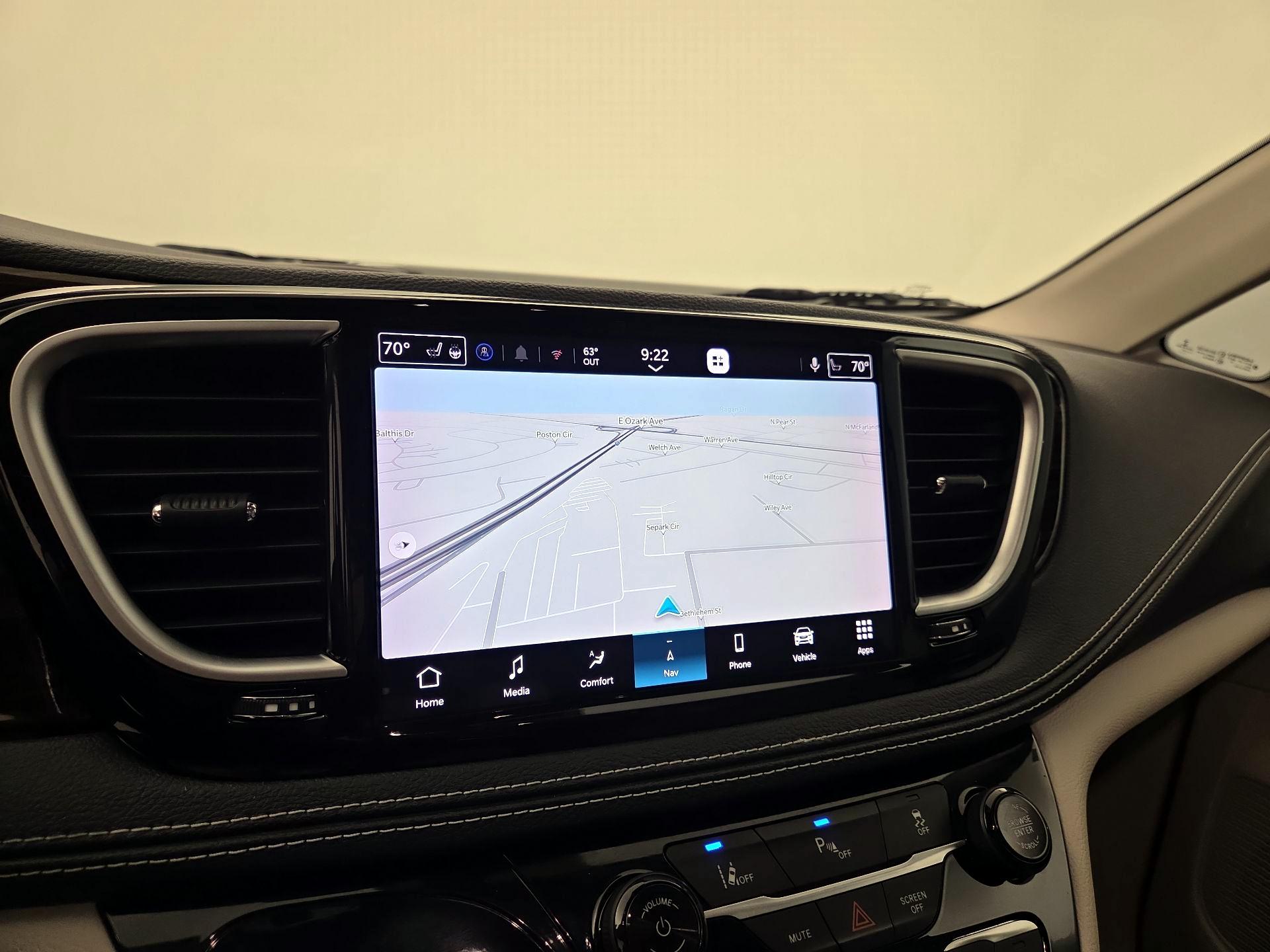 Thumbnail: 2021 Chrysler Pacifica - 14