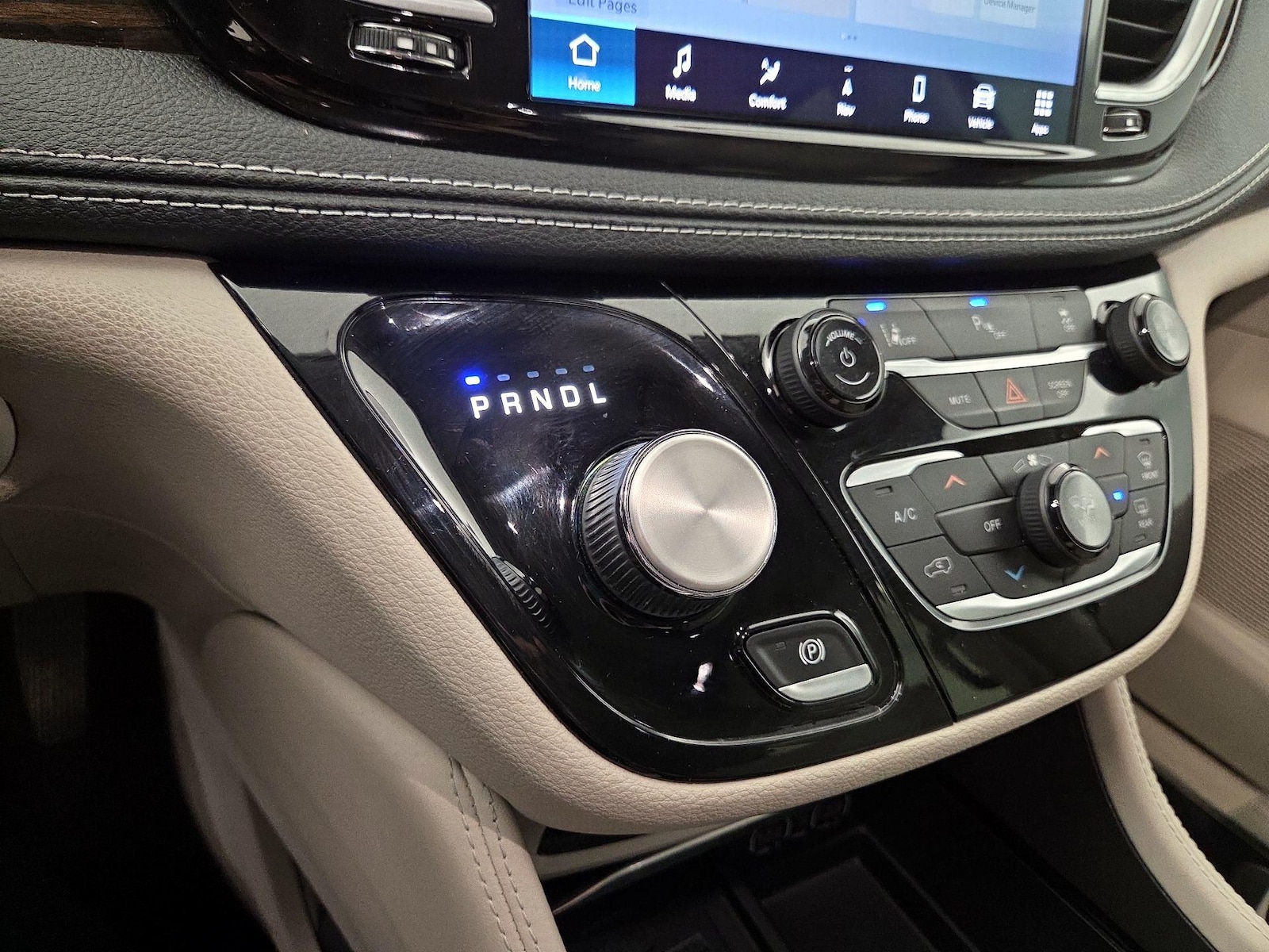 2021 Chrysler Pacifica Hybrid Limited - Photo 19