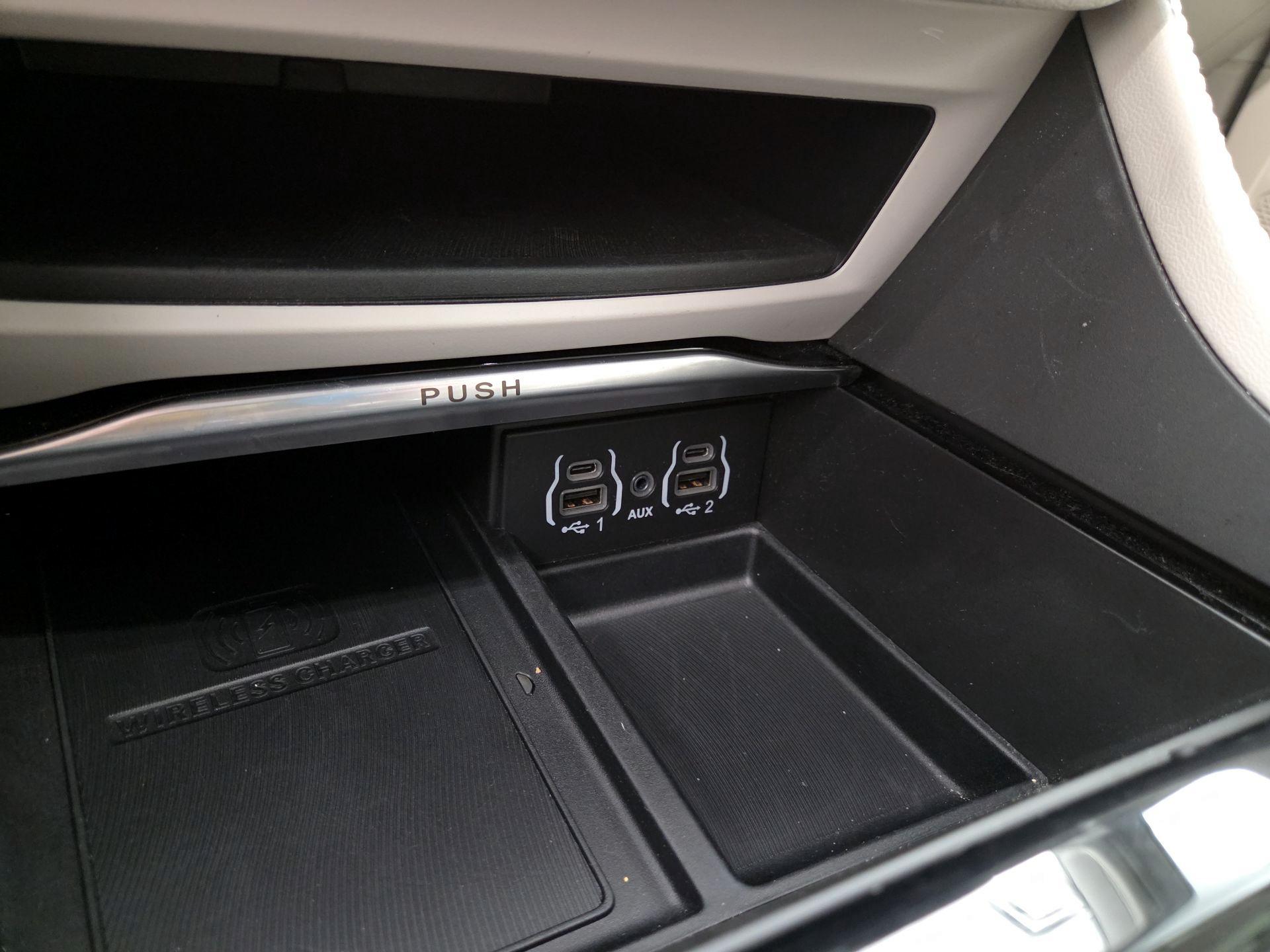 Thumbnail: 2021 Chrysler Pacifica - 19