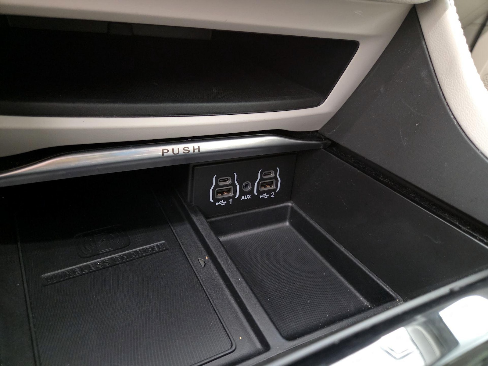 2021 Chrysler Pacifica Hybrid Limited - Photo 20