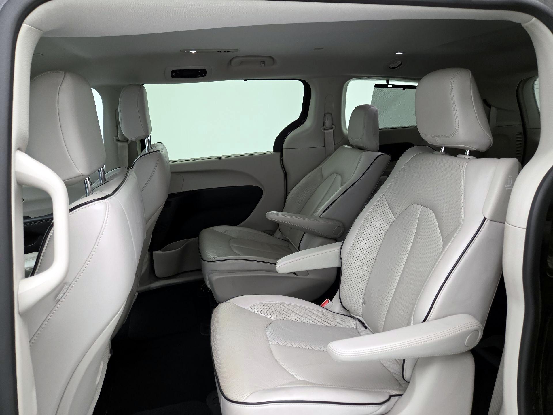 Thumbnail: 2021 Chrysler Pacifica - 20