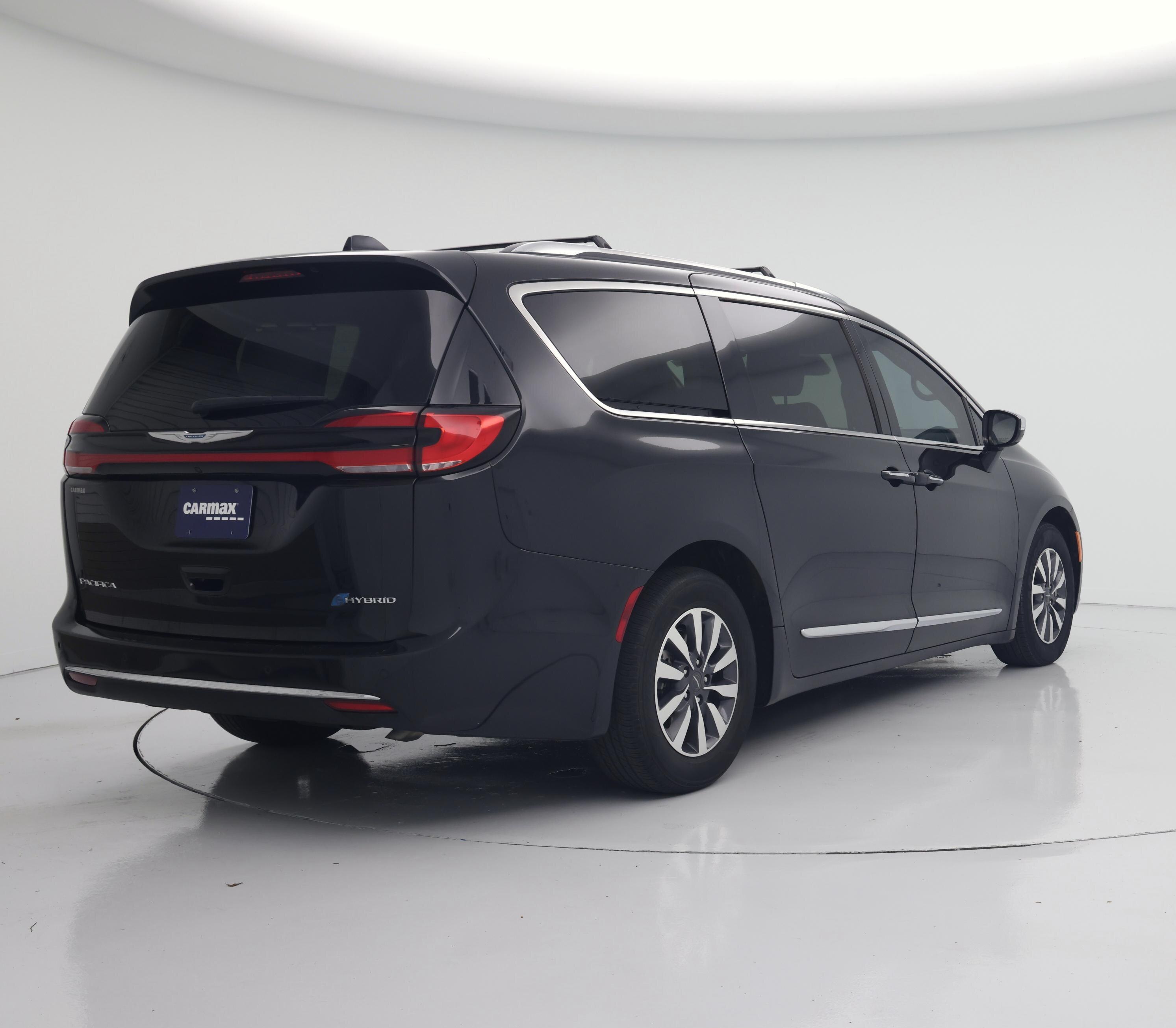 Thumbnail: 2021 Chrysler Pacifica - 8
