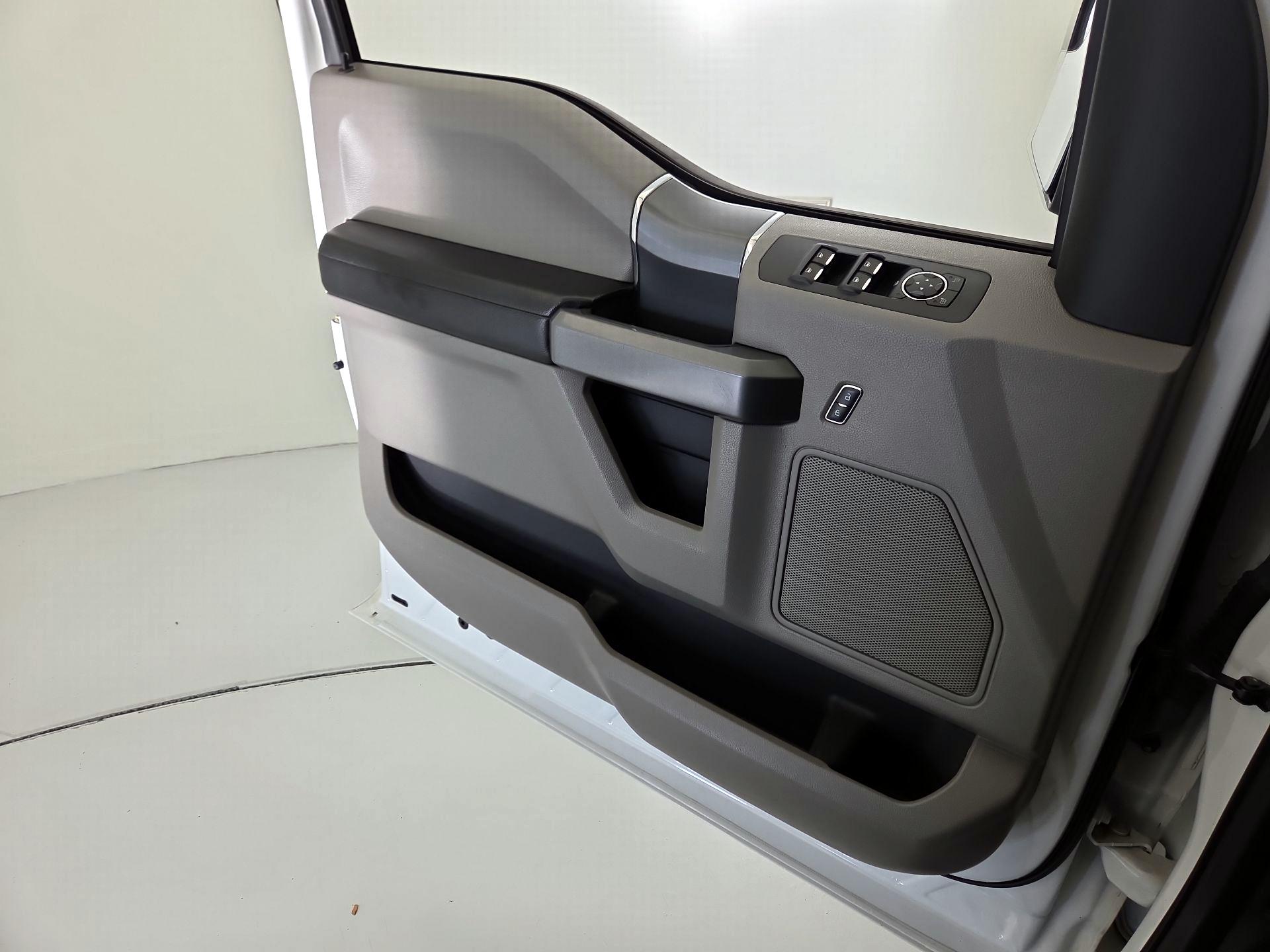 Thumbnail: 2016 Ford F-150 - 12