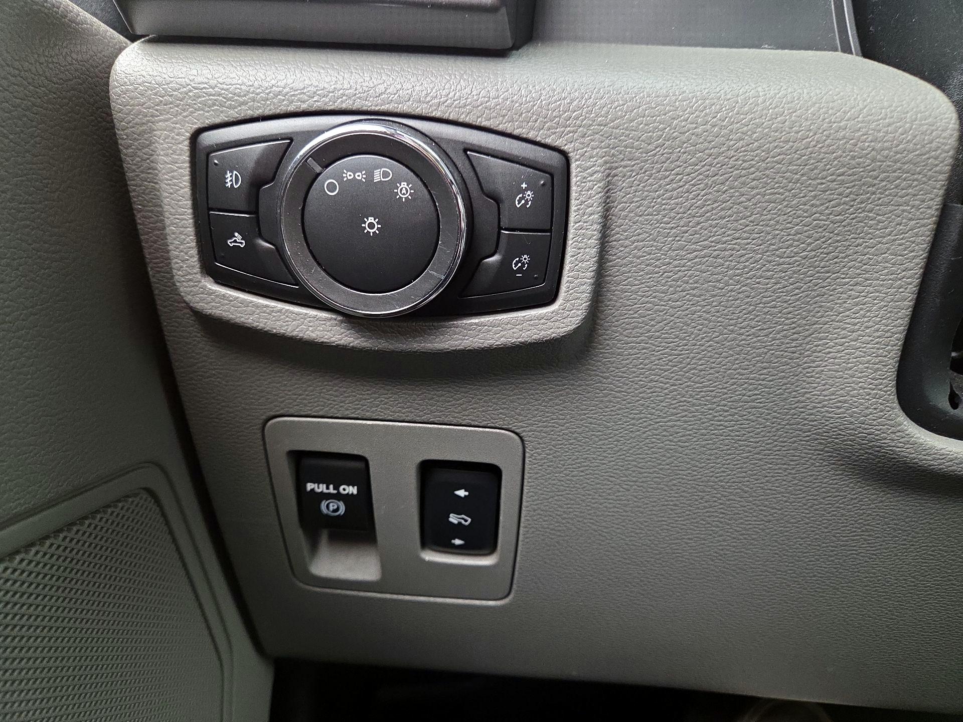 Thumbnail: 2016 Ford F-150 - 13