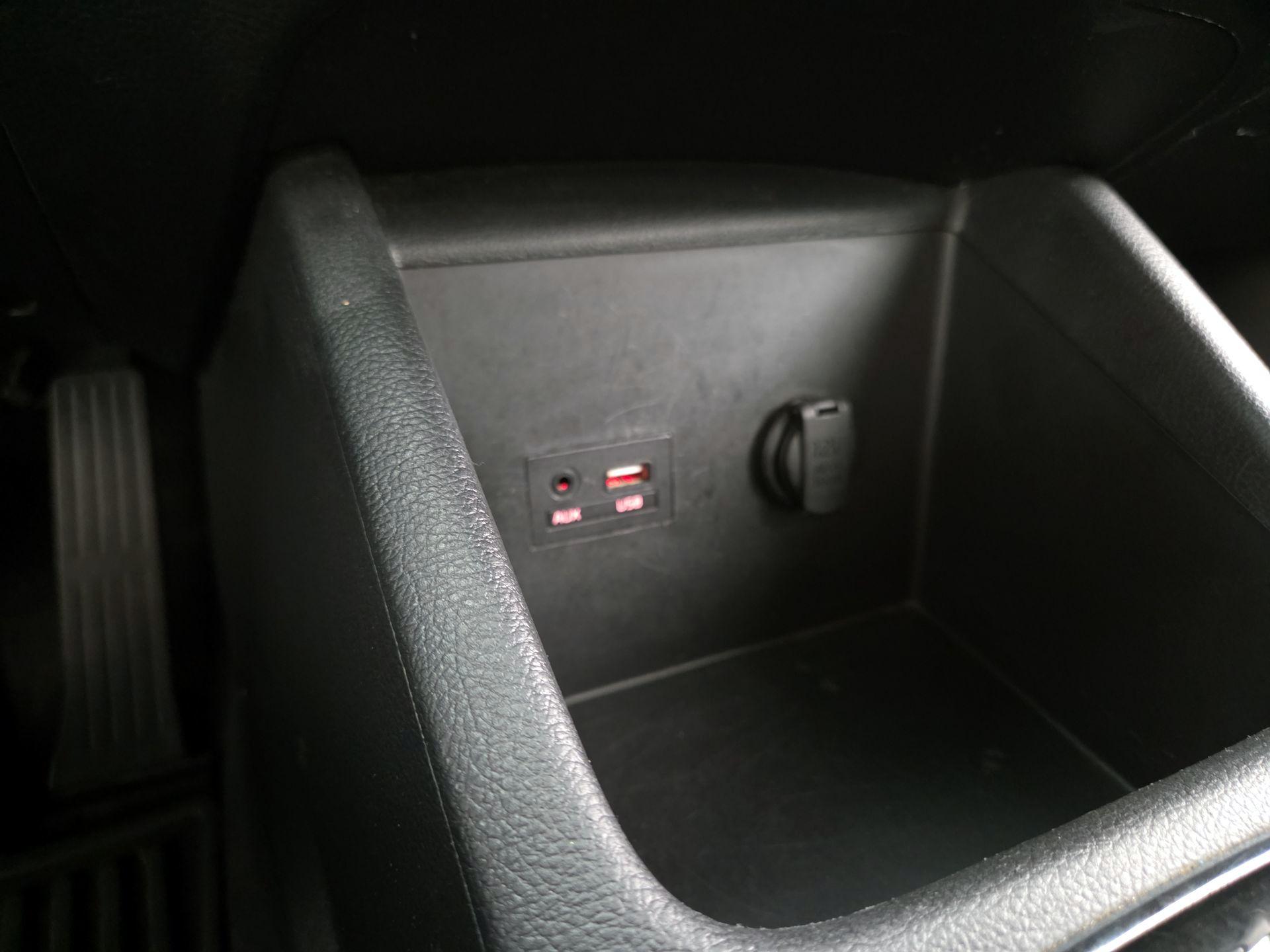 Thumbnail: 2018 Kia Forte - 17
