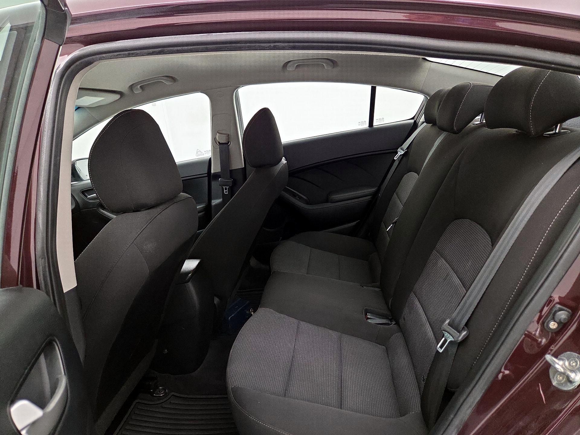Thumbnail: 2018 Kia Forte - 18