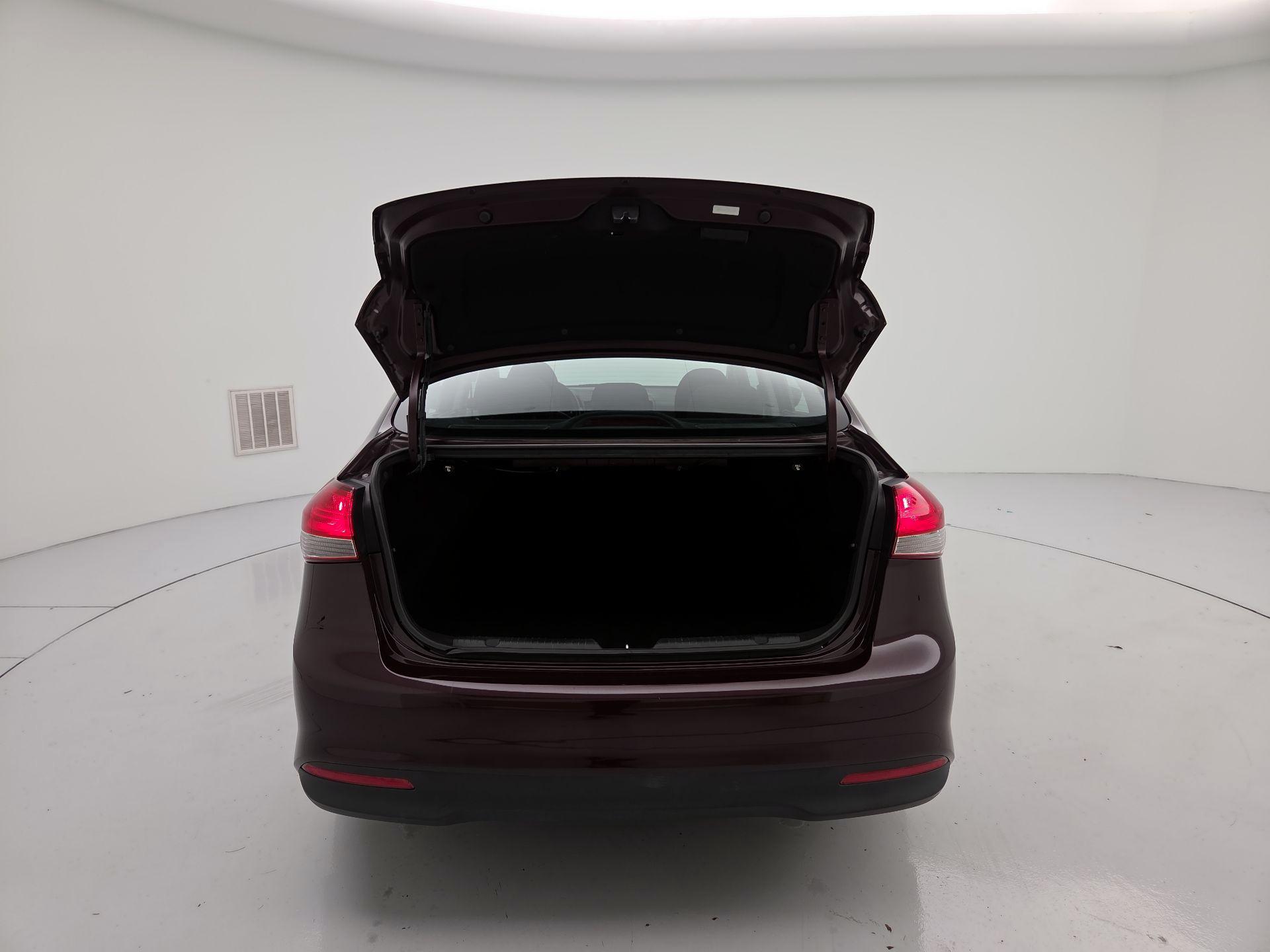 Thumbnail: 2018 Kia Forte - 19