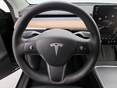 Steering Wheel & Instrument Cluster (On)
