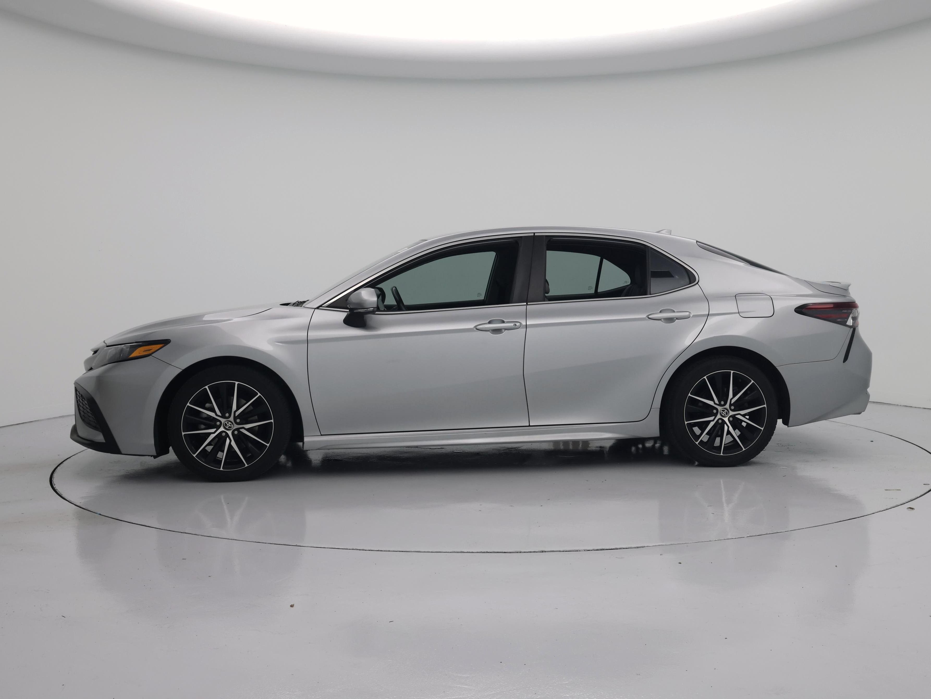 Thumbnail: 2022 Toyota Camry - 3