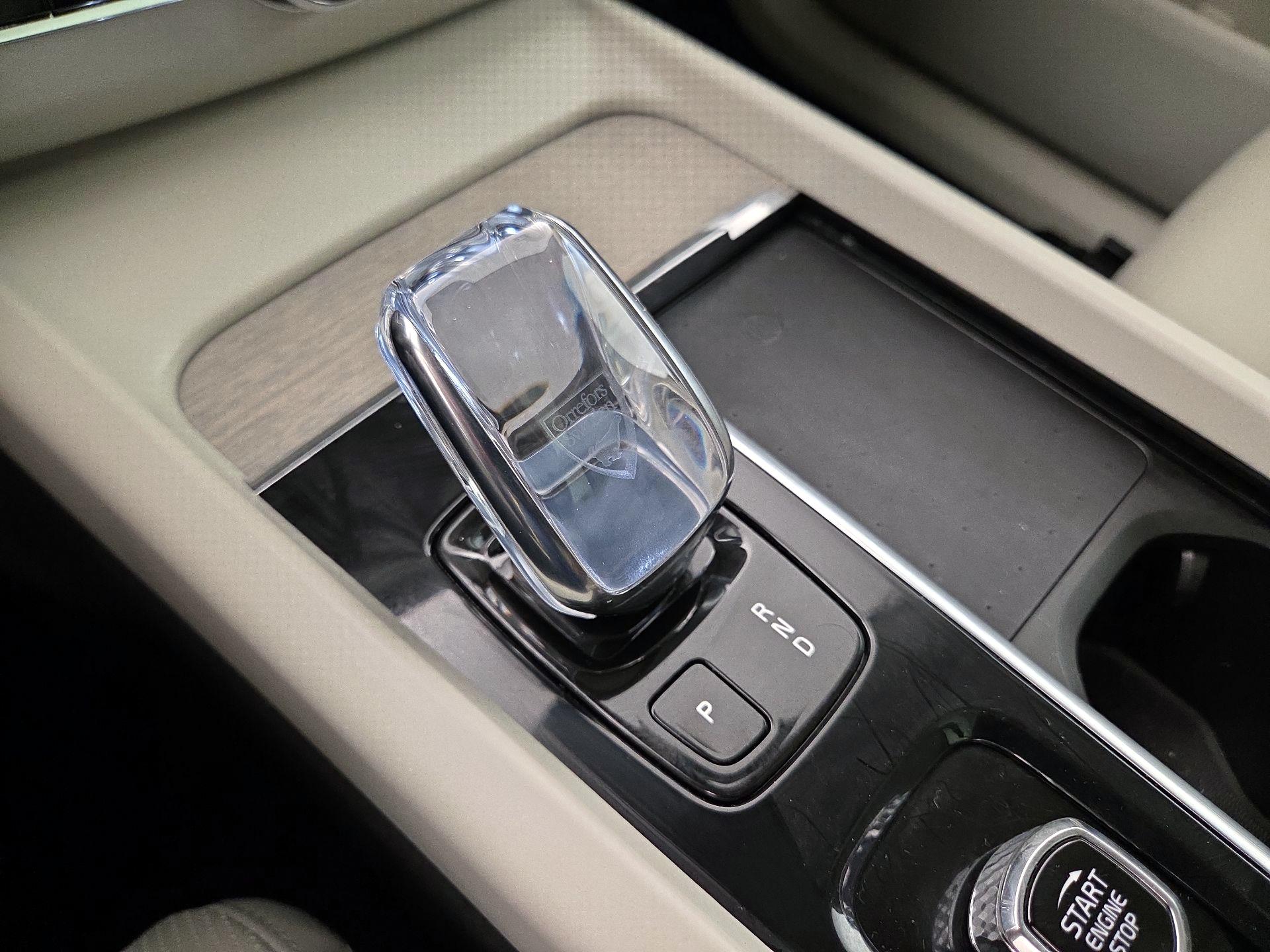 Thumbnail: 2022 Volvo XC60 - 17