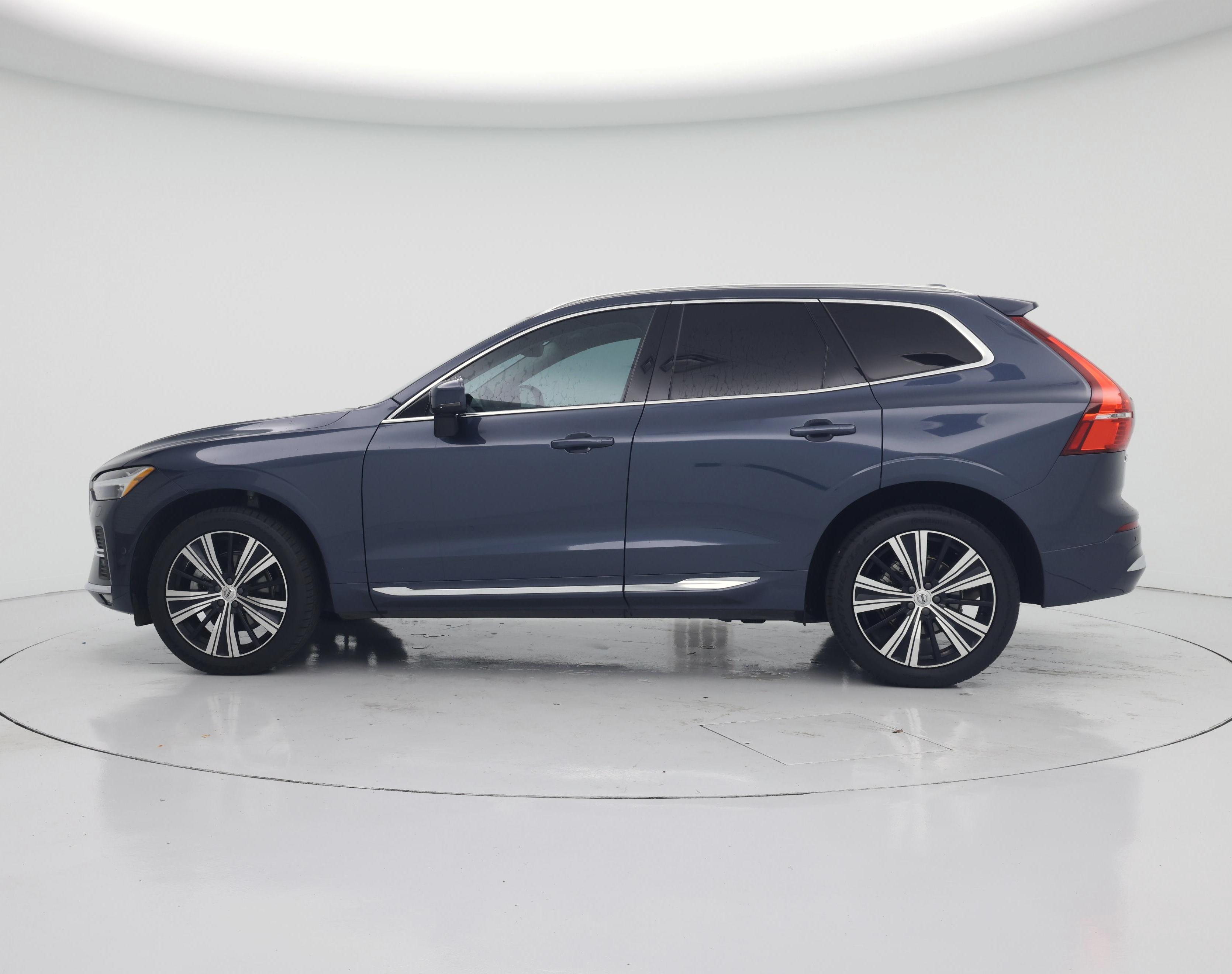 Thumbnail: 2022 Volvo XC60 - 3