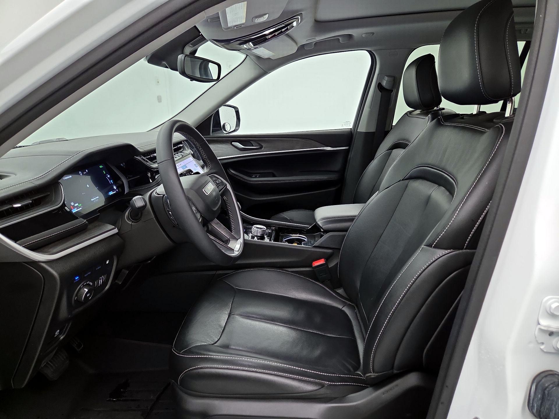 Thumbnail: 2022 Jeep Grand Cherokee - 11