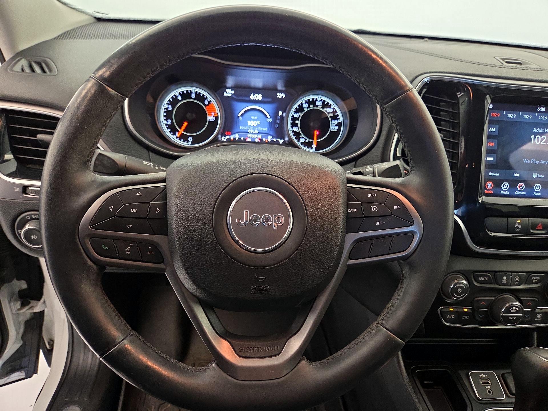 Thumbnail: 2019 Jeep Cherokee - 10