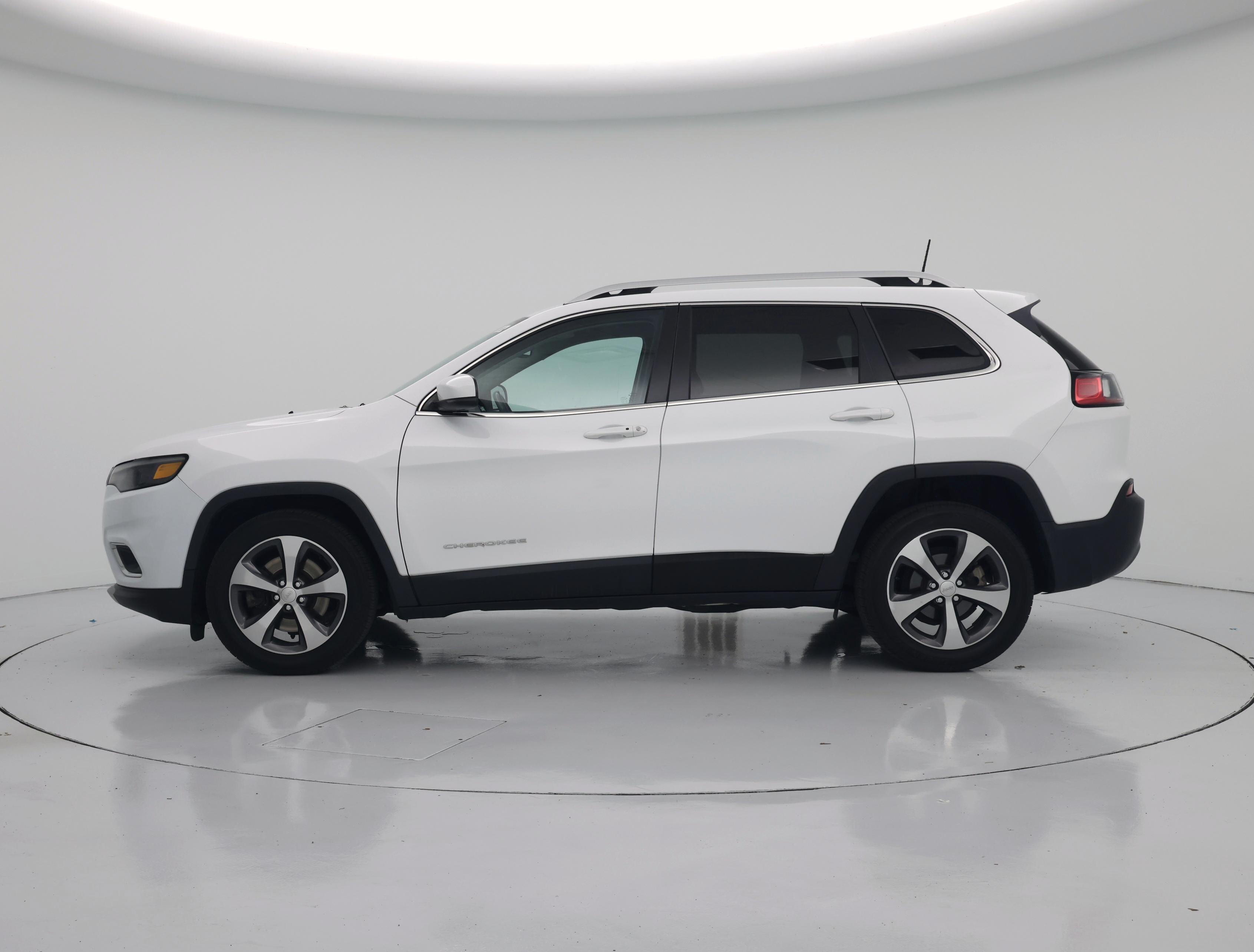 Thumbnail: 2019 Jeep Cherokee - 3