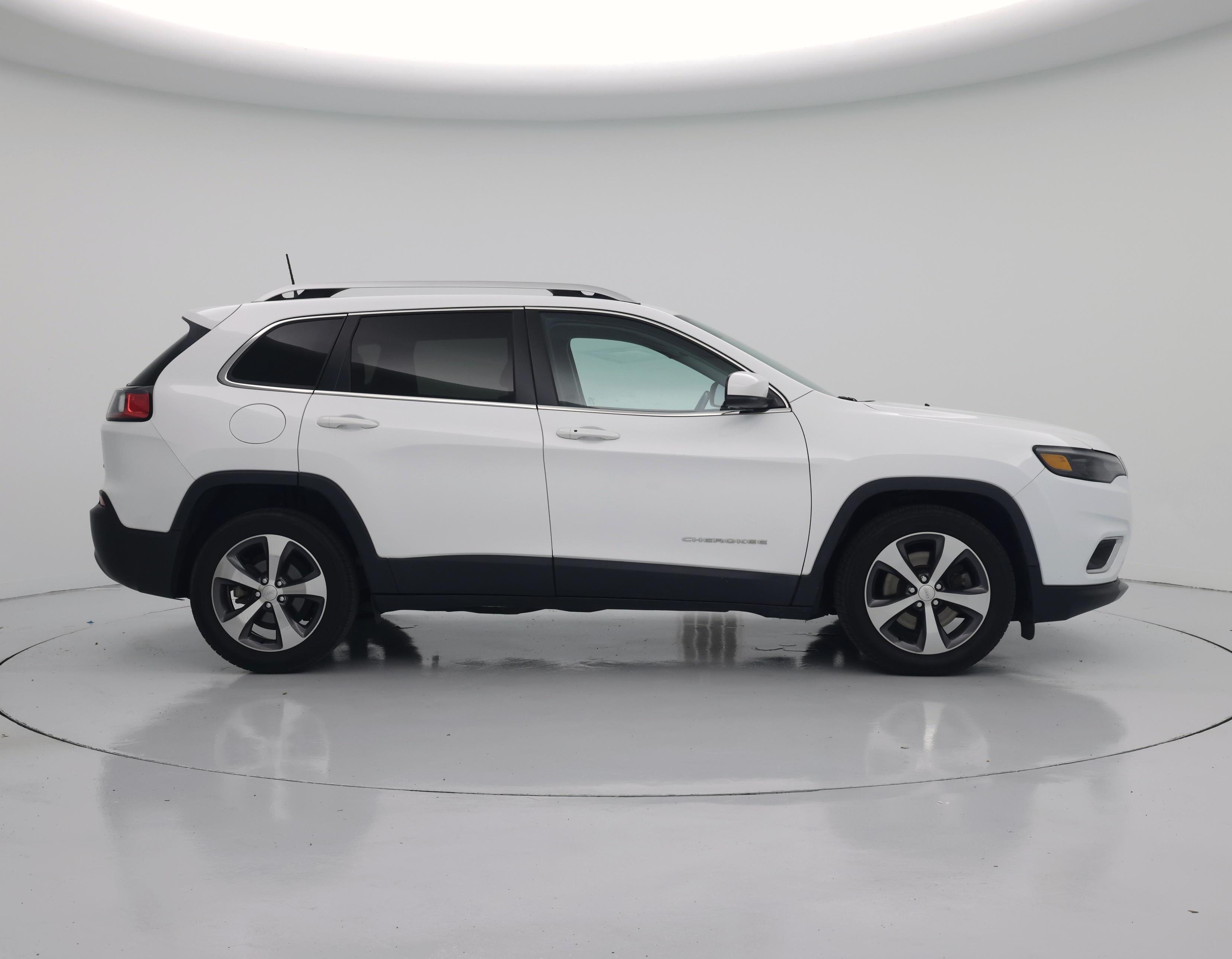 Thumbnail: 2019 Jeep Cherokee - 7