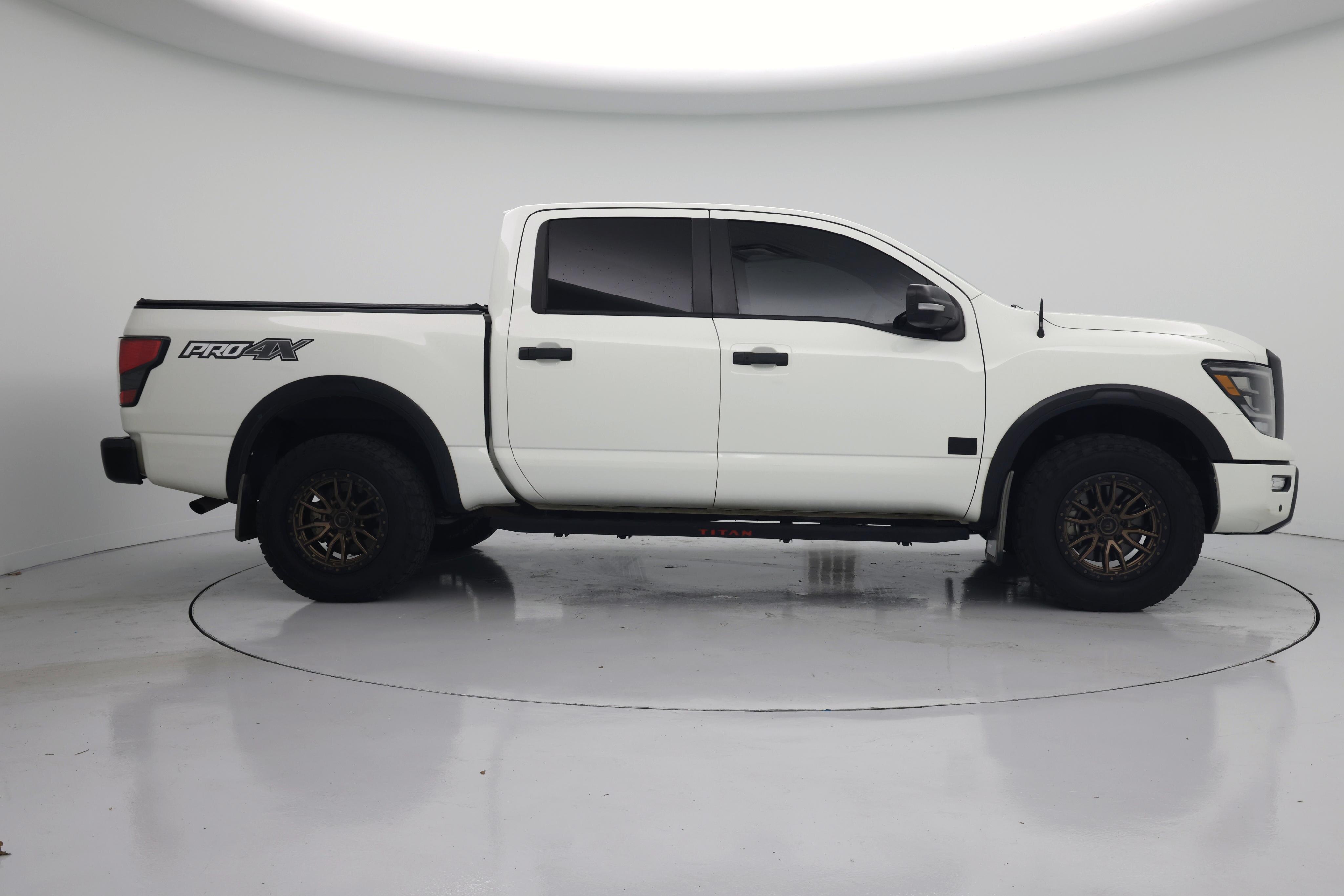 Thumbnail: 2021 Nissan Titan - 7