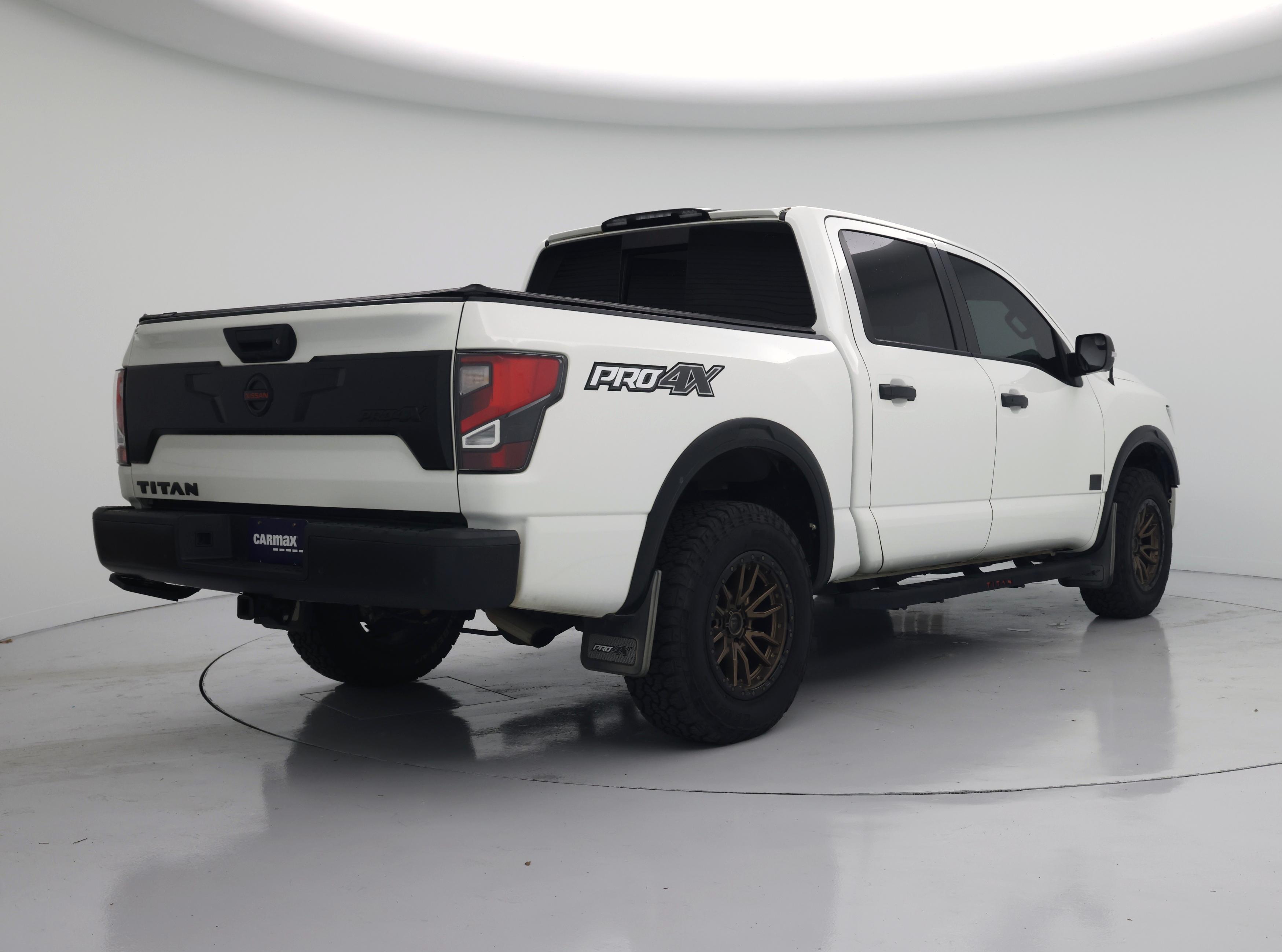 Thumbnail: 2021 Nissan Titan - 8