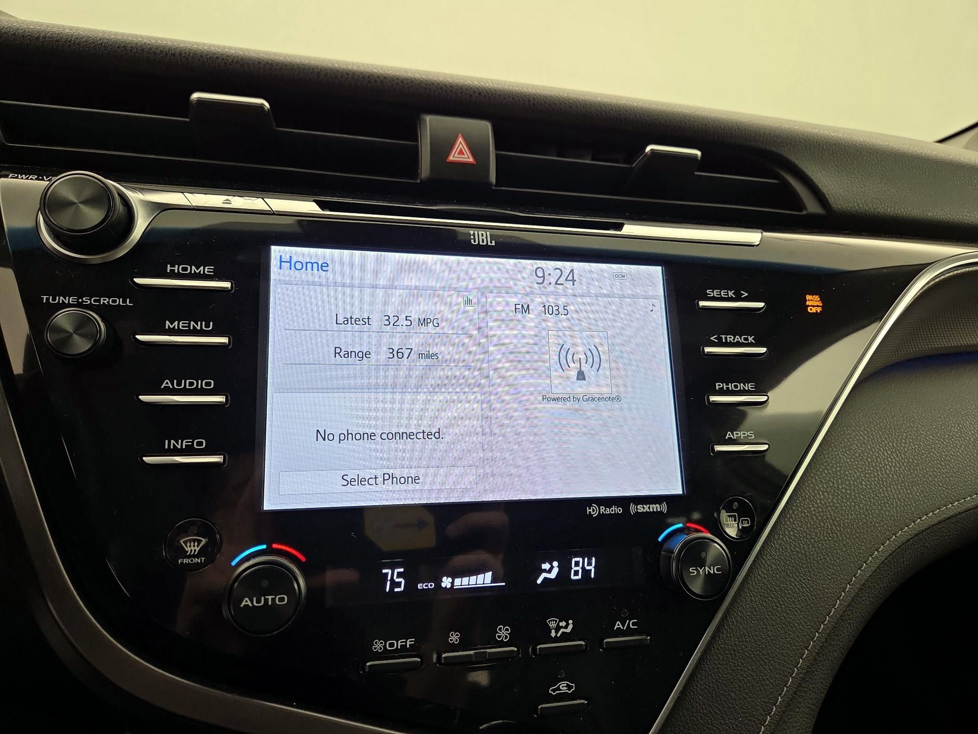 Thumbnail: 2018 Toyota Camry - 15