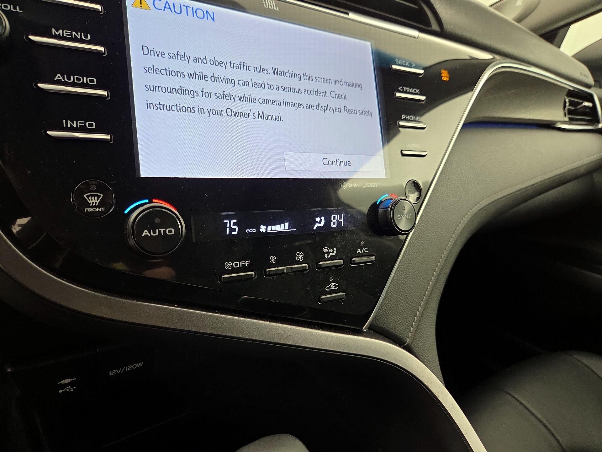 Thumbnail: 2018 Toyota Camry - 16