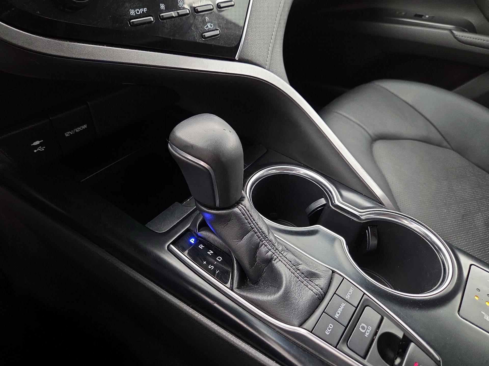 Thumbnail: 2018 Toyota Camry - 17