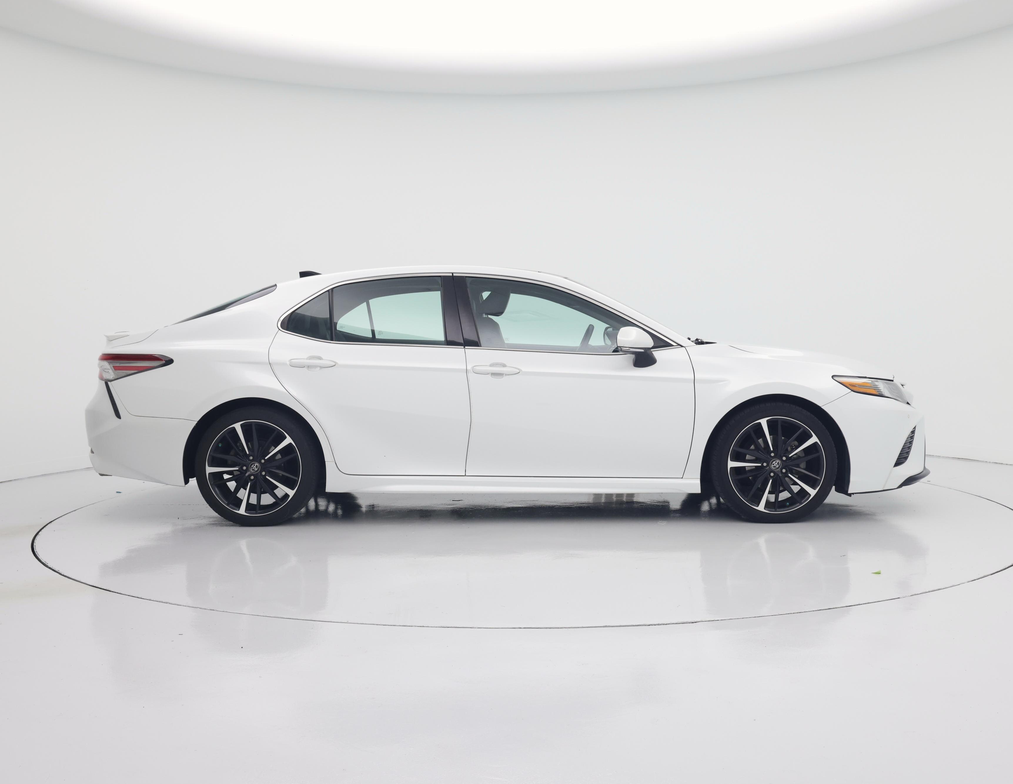 Thumbnail: 2018 Toyota Camry - 7
