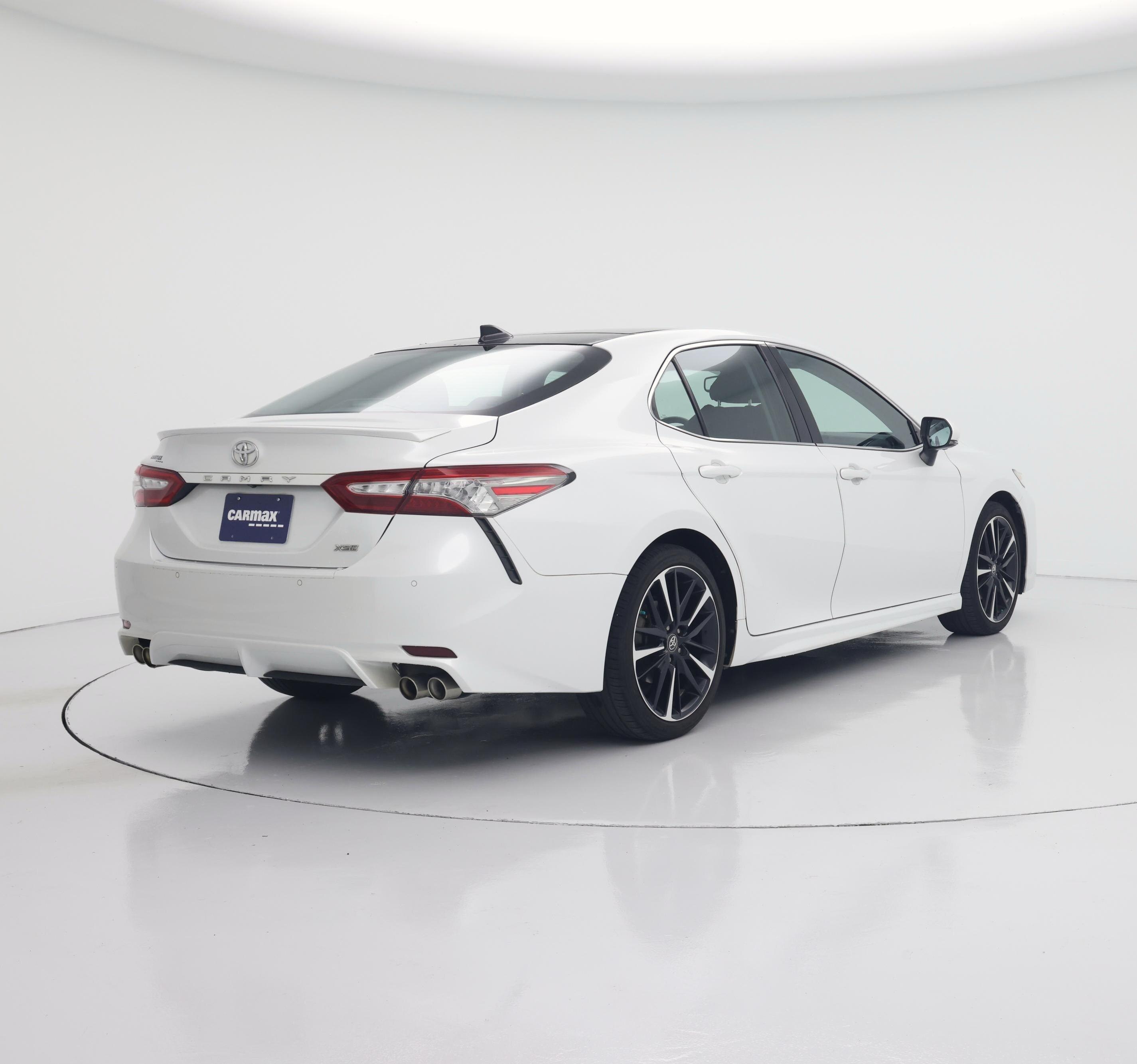 Thumbnail: 2018 Toyota Camry - 8