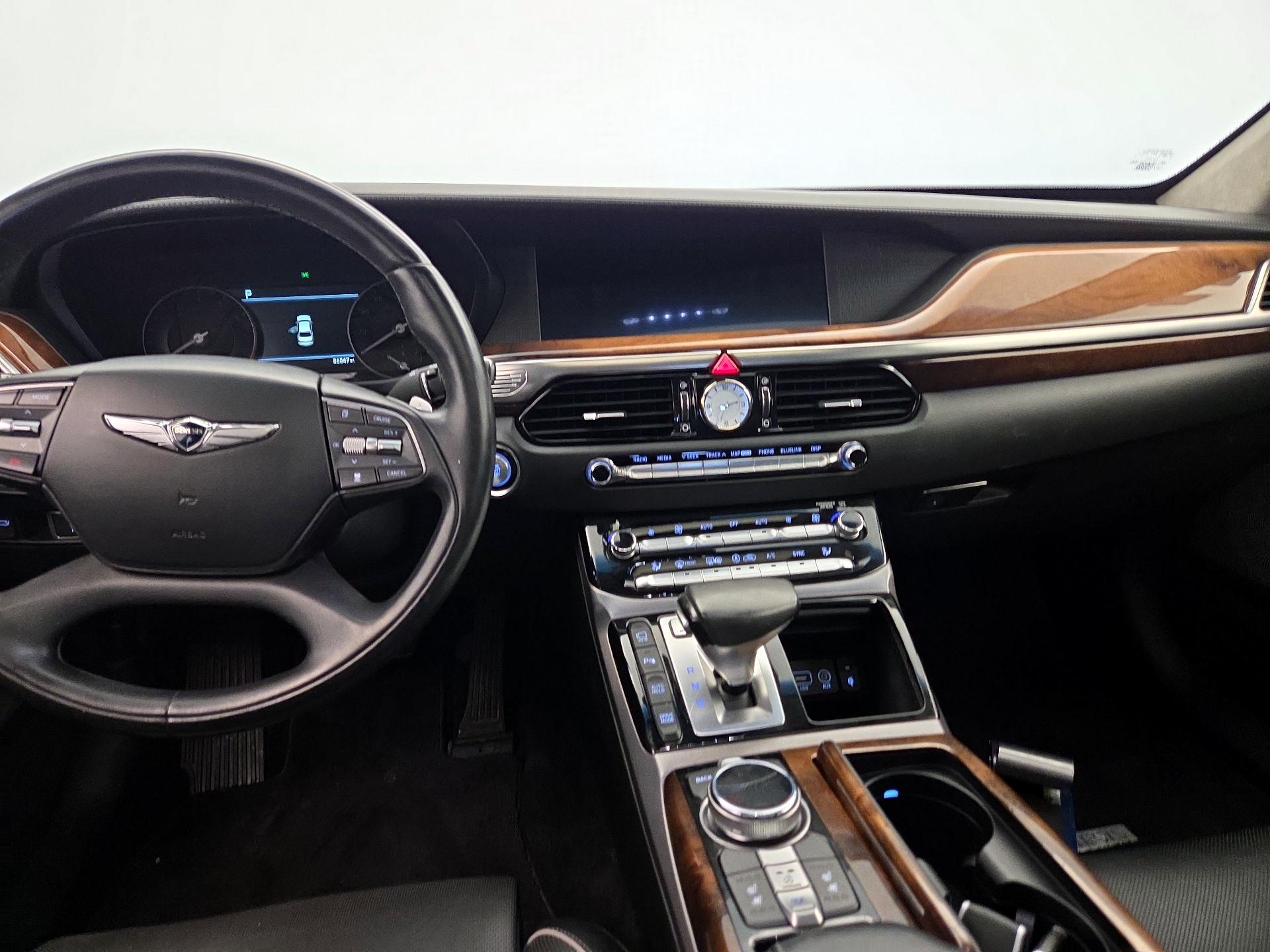 Thumbnail: 2017 Genesis G90 - 9