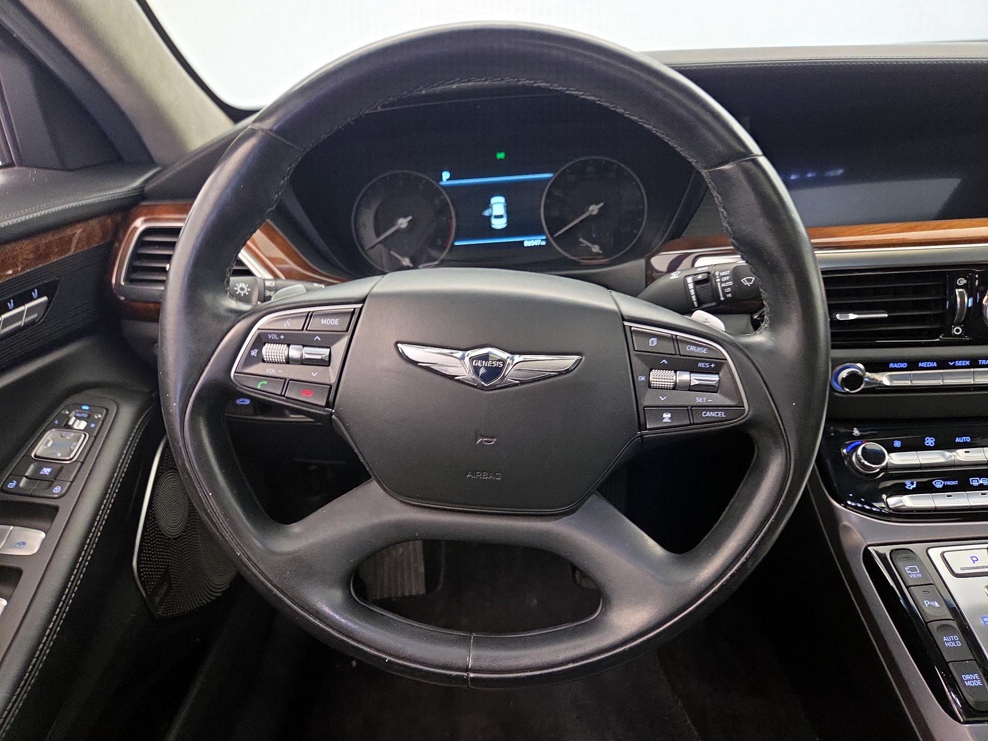 Thumbnail: 2017 Genesis G90 - 10