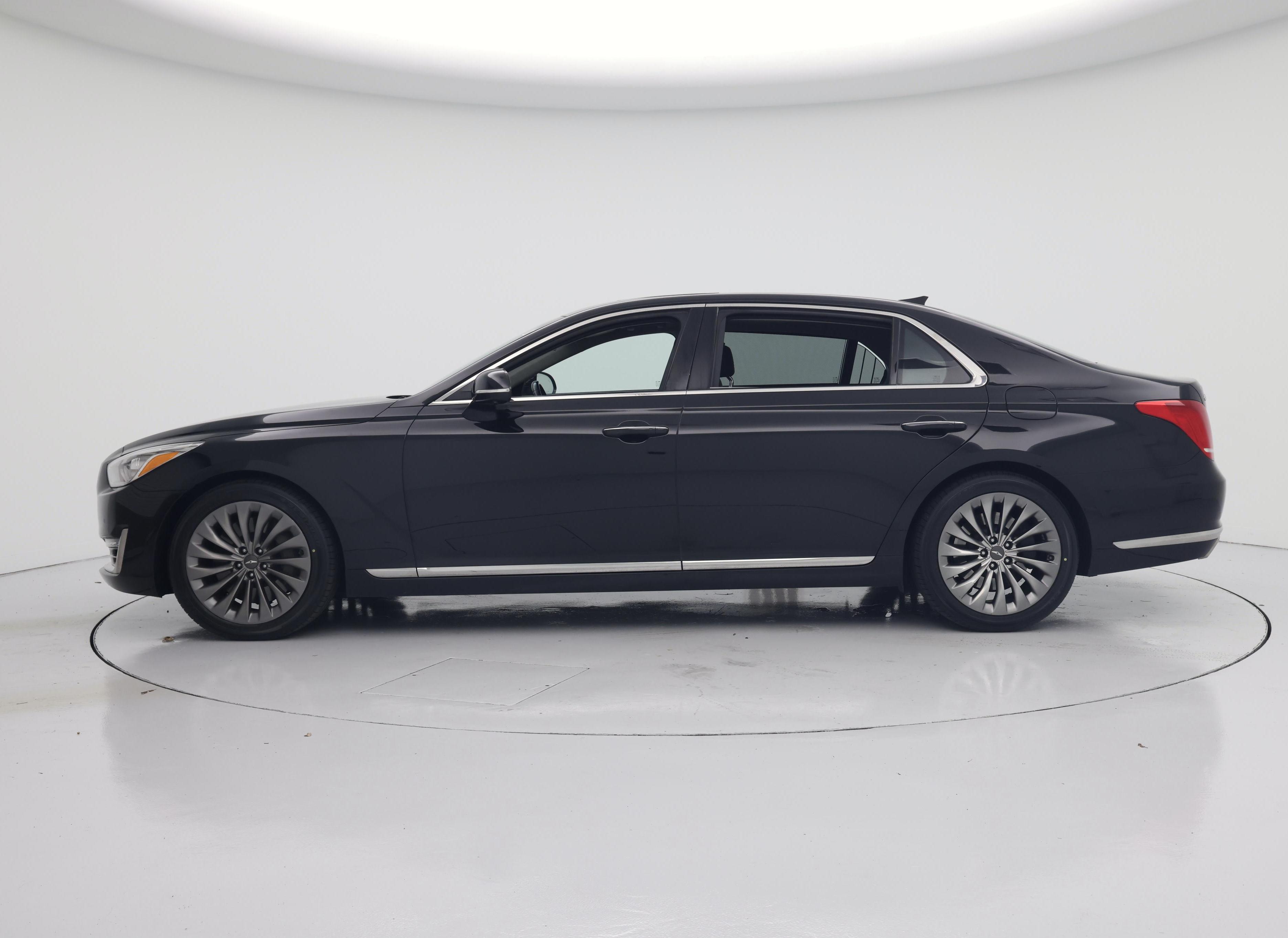 Thumbnail: 2017 Genesis G90 - 3