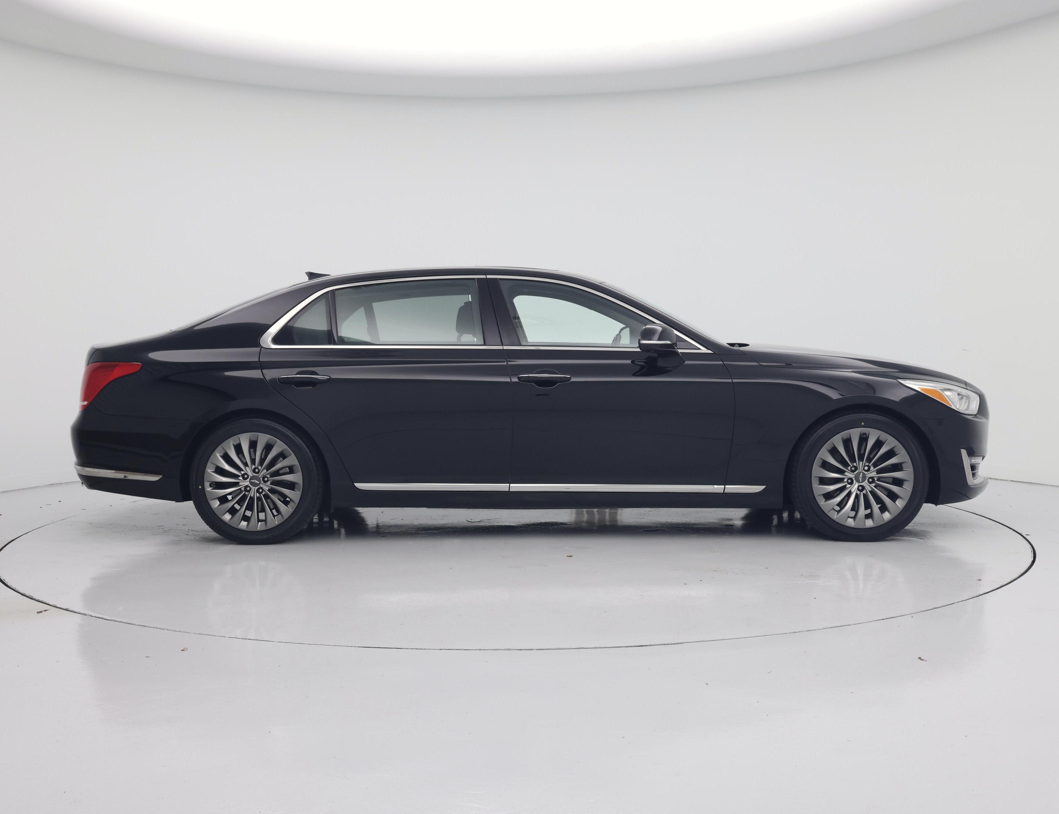 Thumbnail: 2017 Genesis G90 - 7