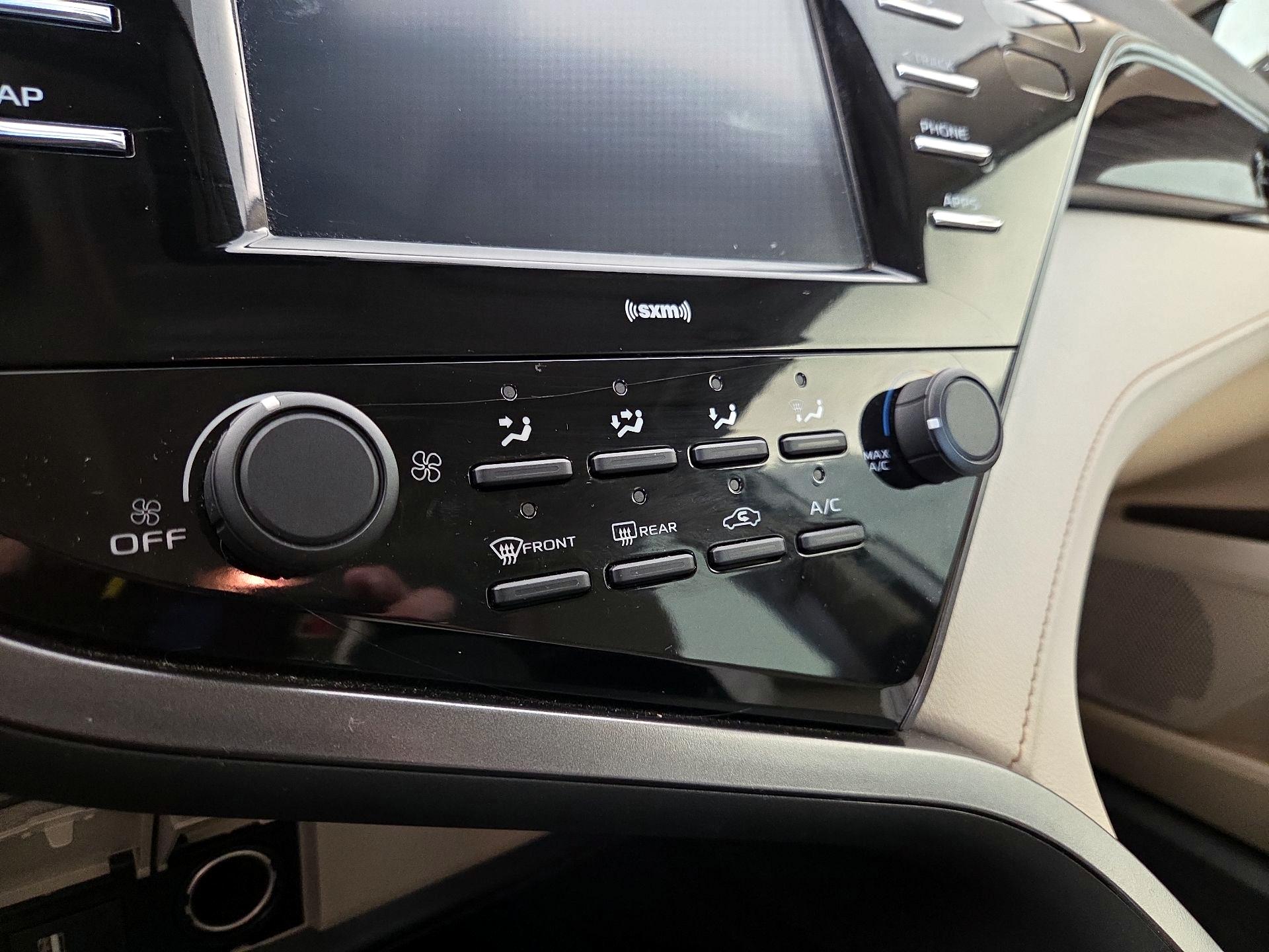 Thumbnail: 2020 Toyota Camry - 16