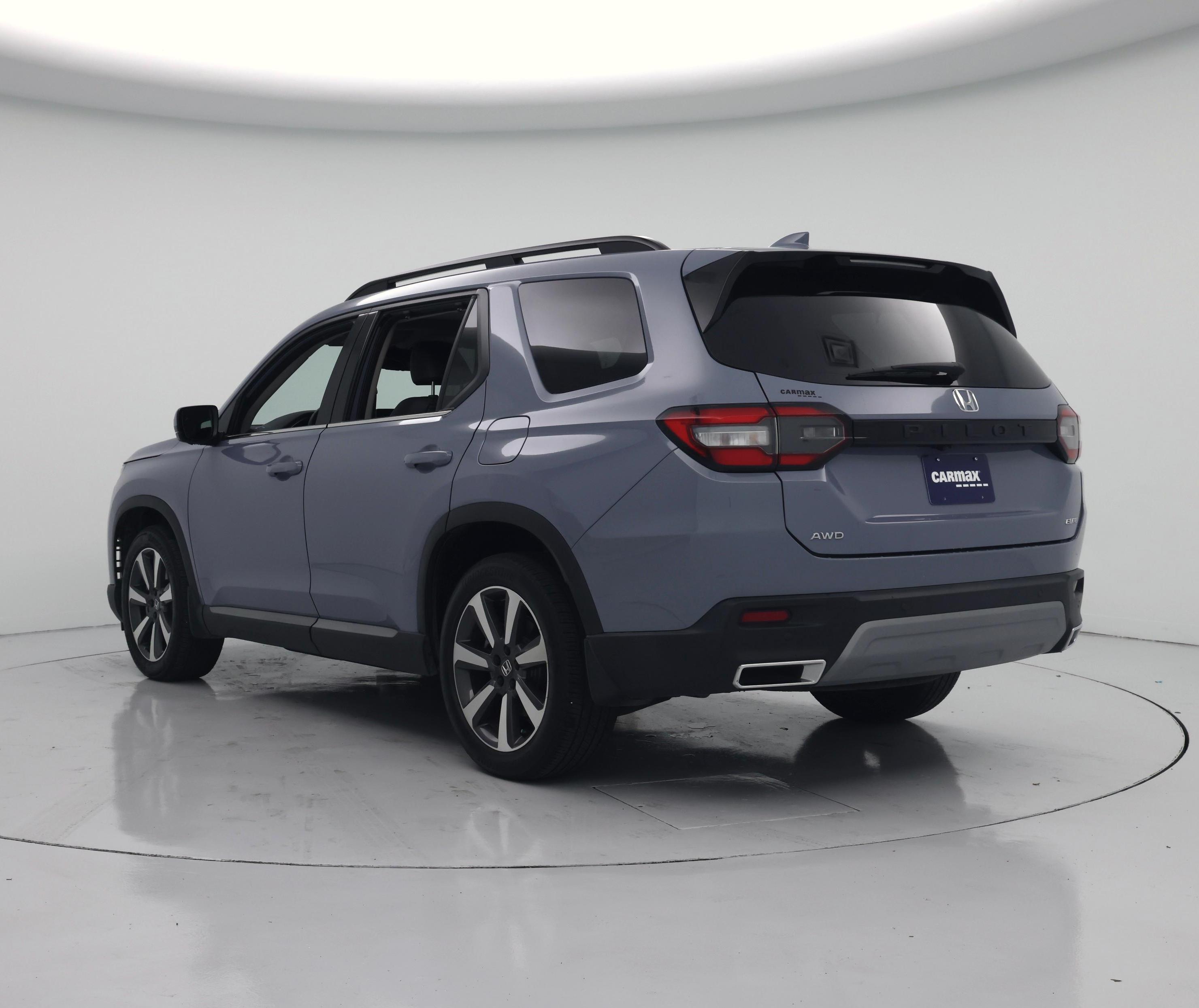 Thumbnail: 2023 Honda Pilot - 2