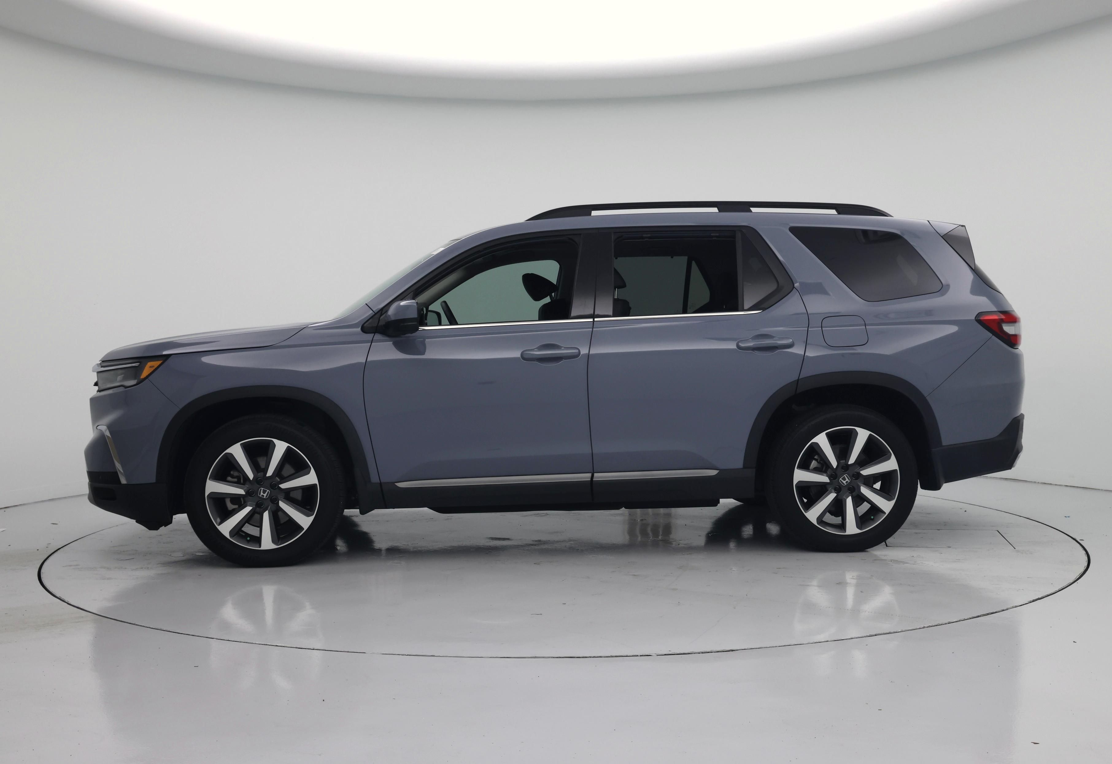 Thumbnail: 2023 Honda Pilot - 3