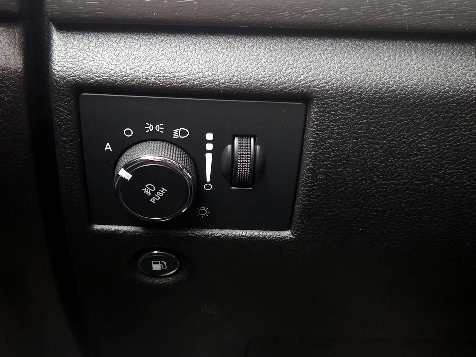 2018 Jeep Grand Cherokee Altitude - Photo 14