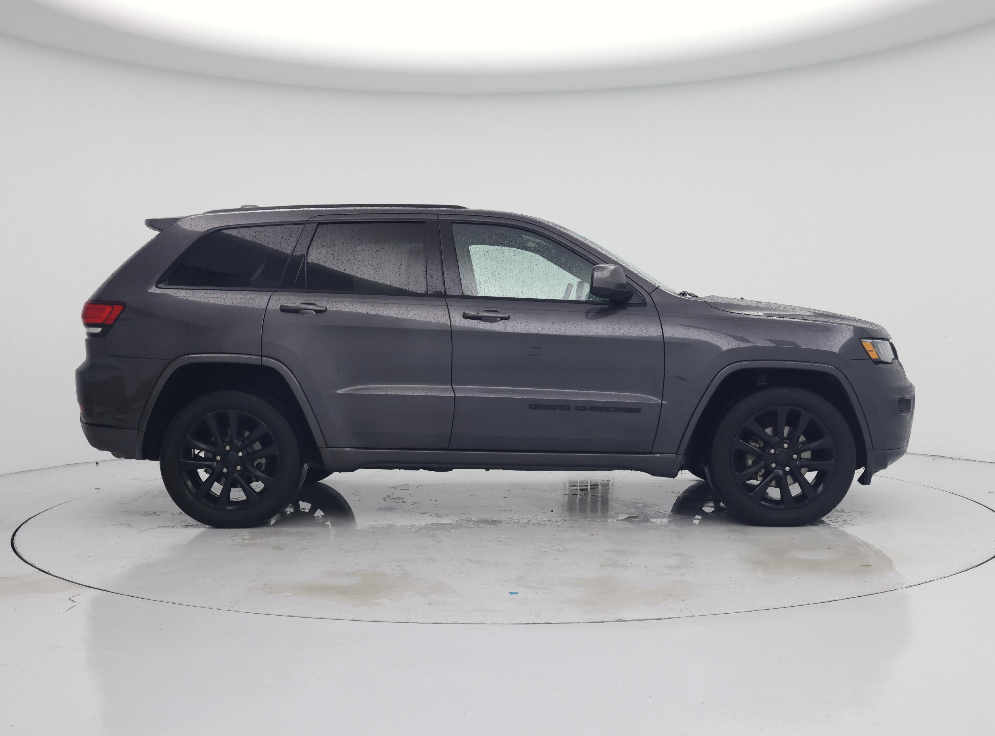 Thumbnail: 2018 Jeep Grand Cherokee - 7