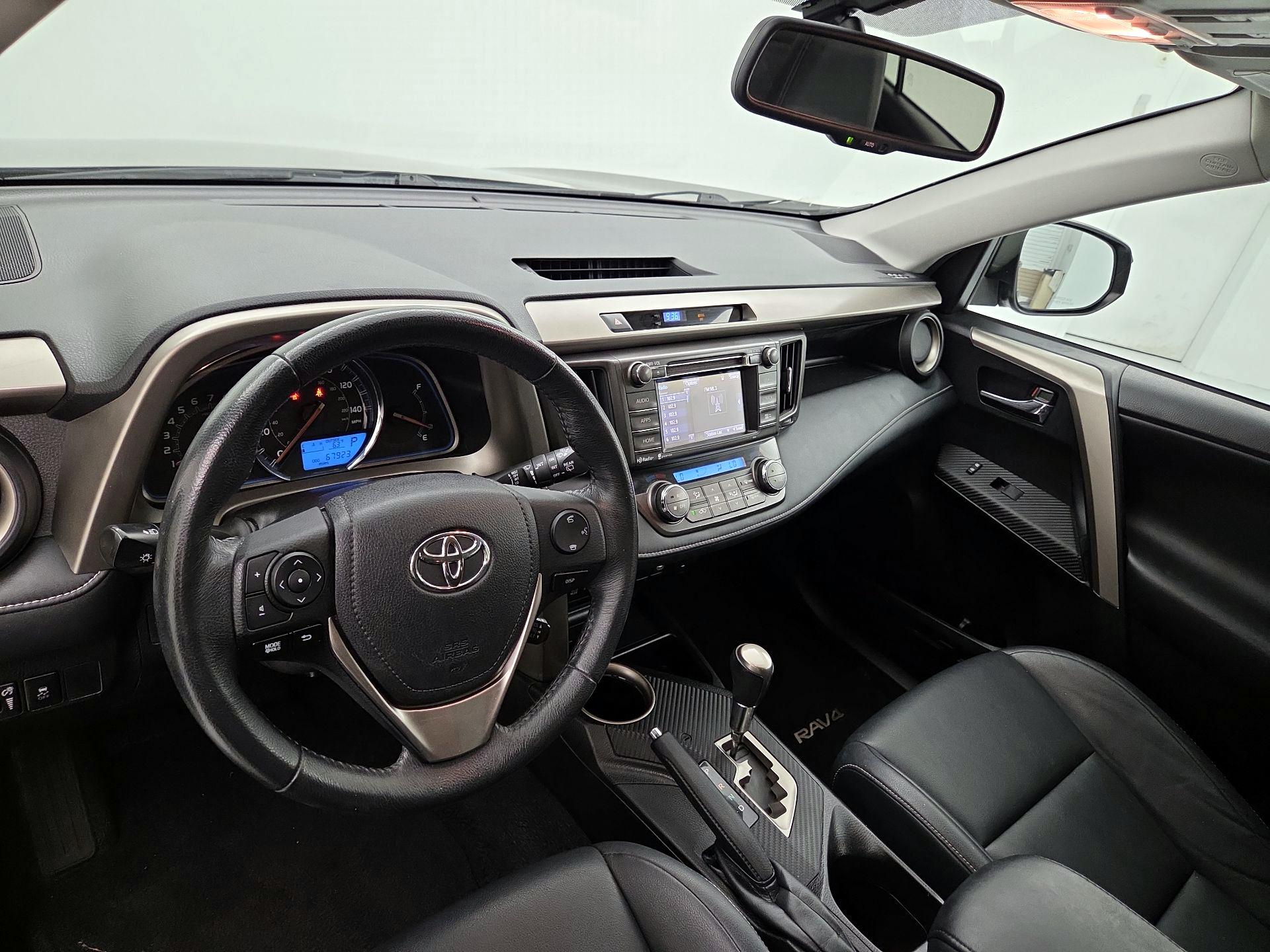 Thumbnail: 2015 Toyota RAV4 - 9