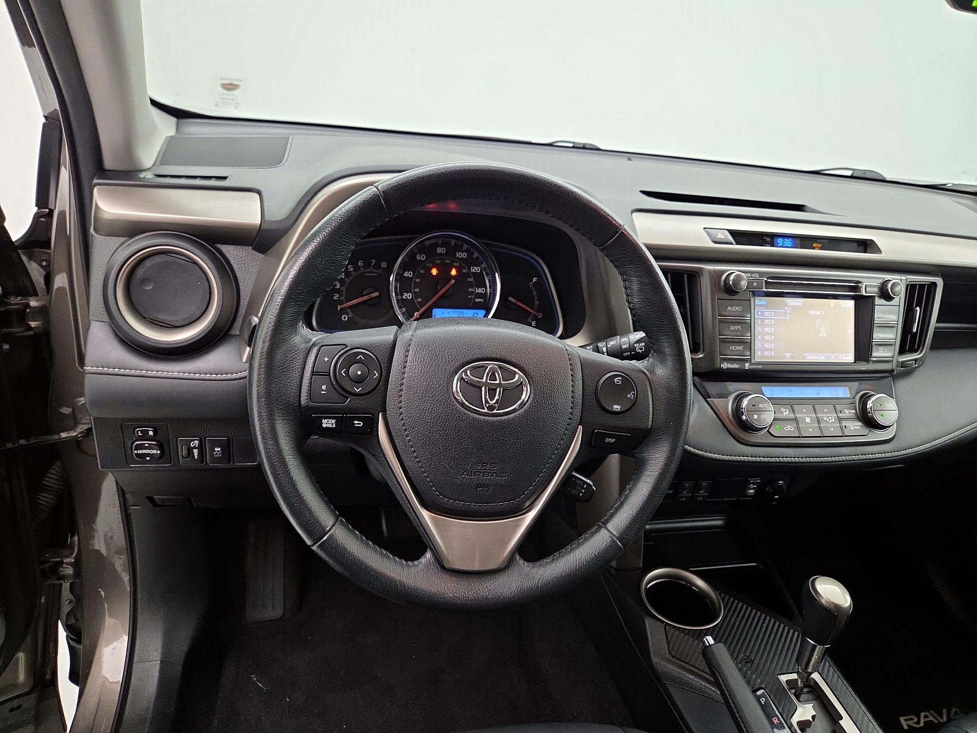 Thumbnail: 2015 Toyota RAV4 - 10