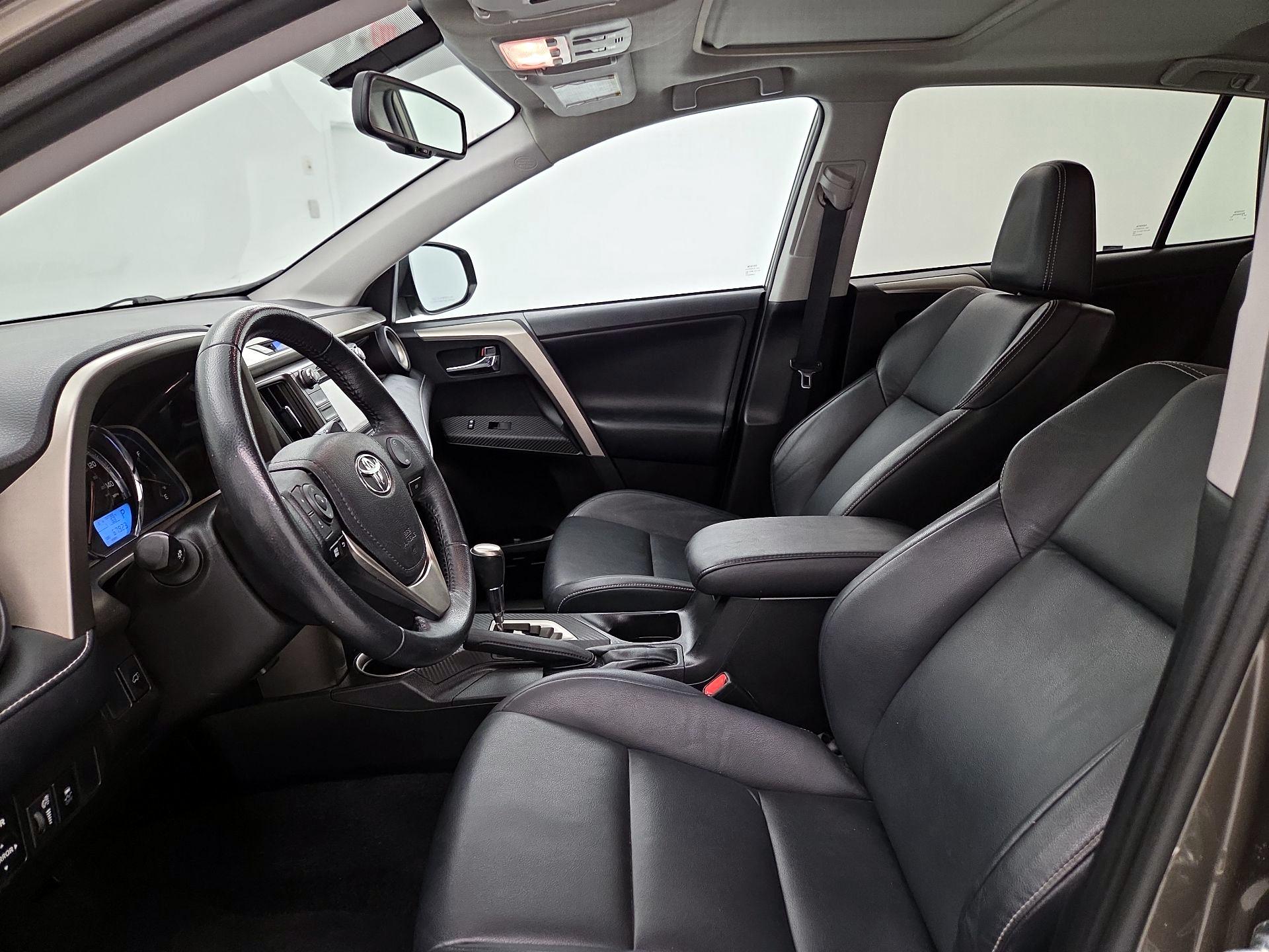 Thumbnail: 2015 Toyota RAV4 - 11