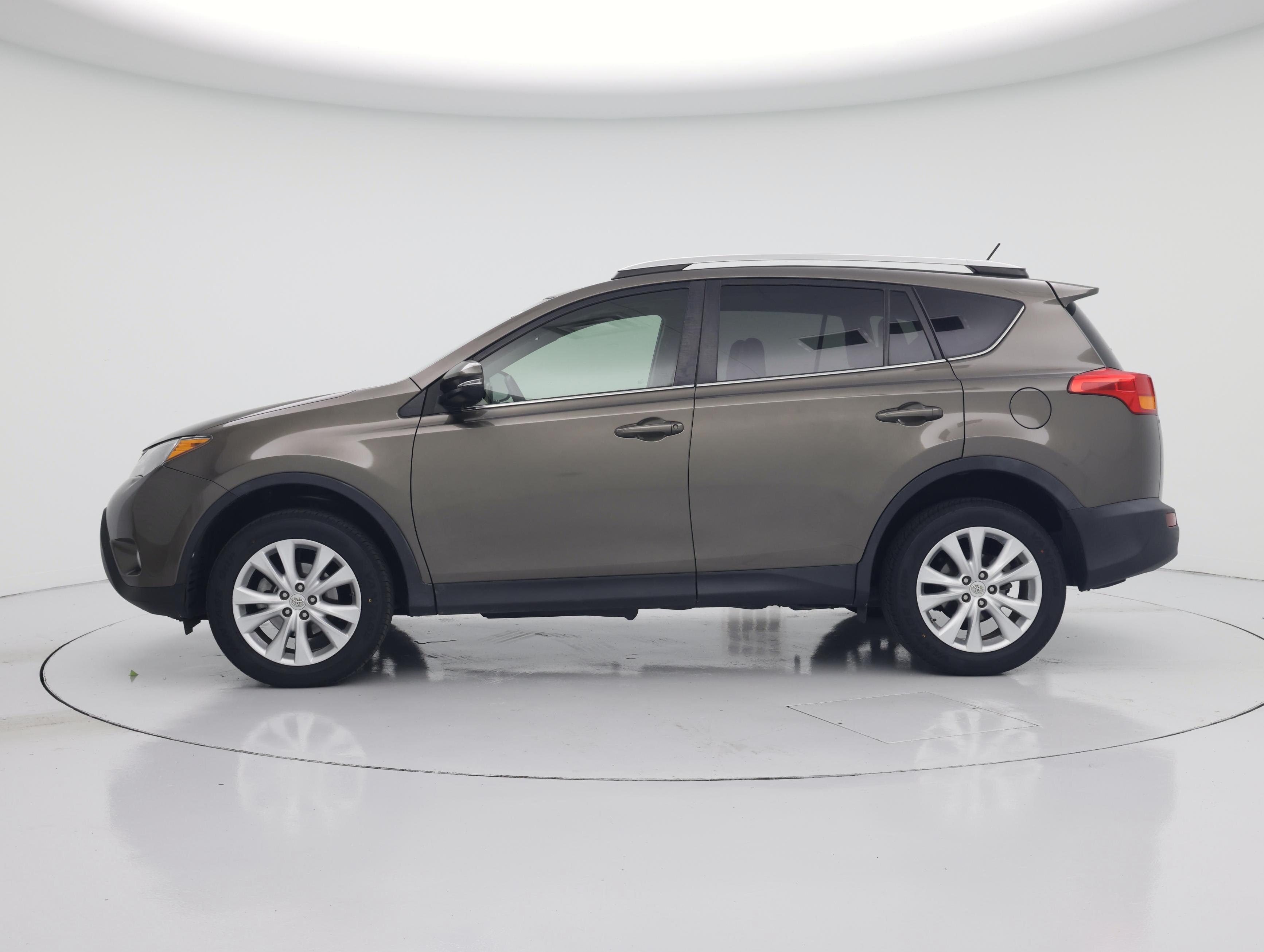 Thumbnail: 2015 Toyota RAV4 - 3