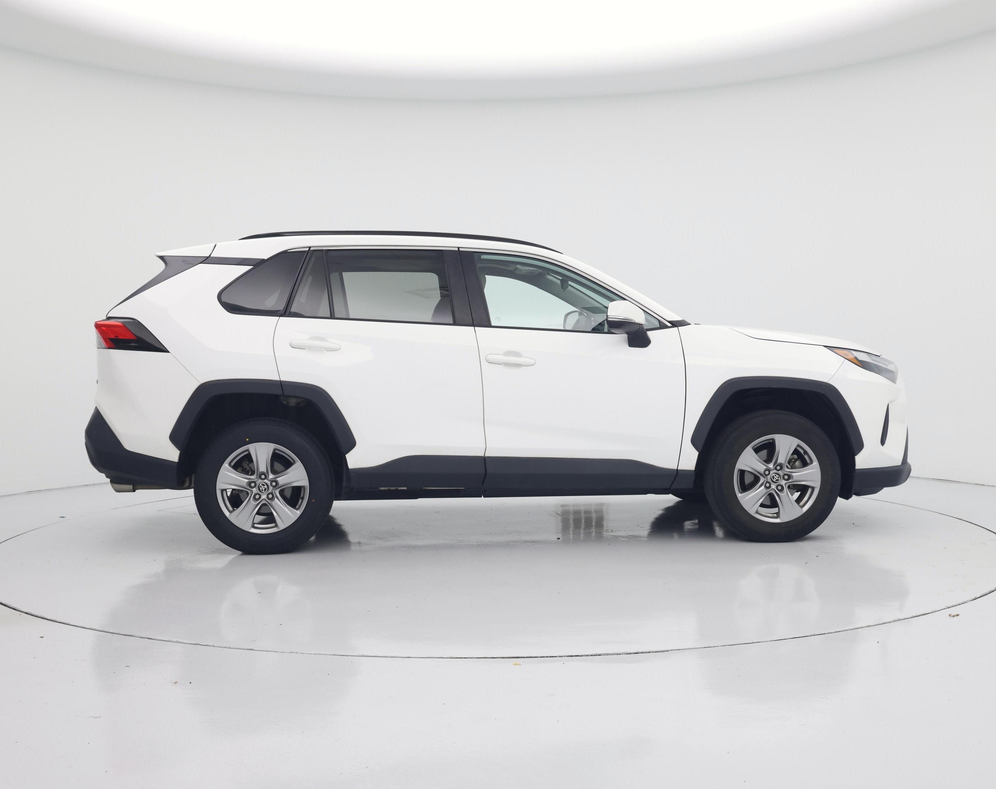 Thumbnail: 2022 Toyota RAV4 - 7