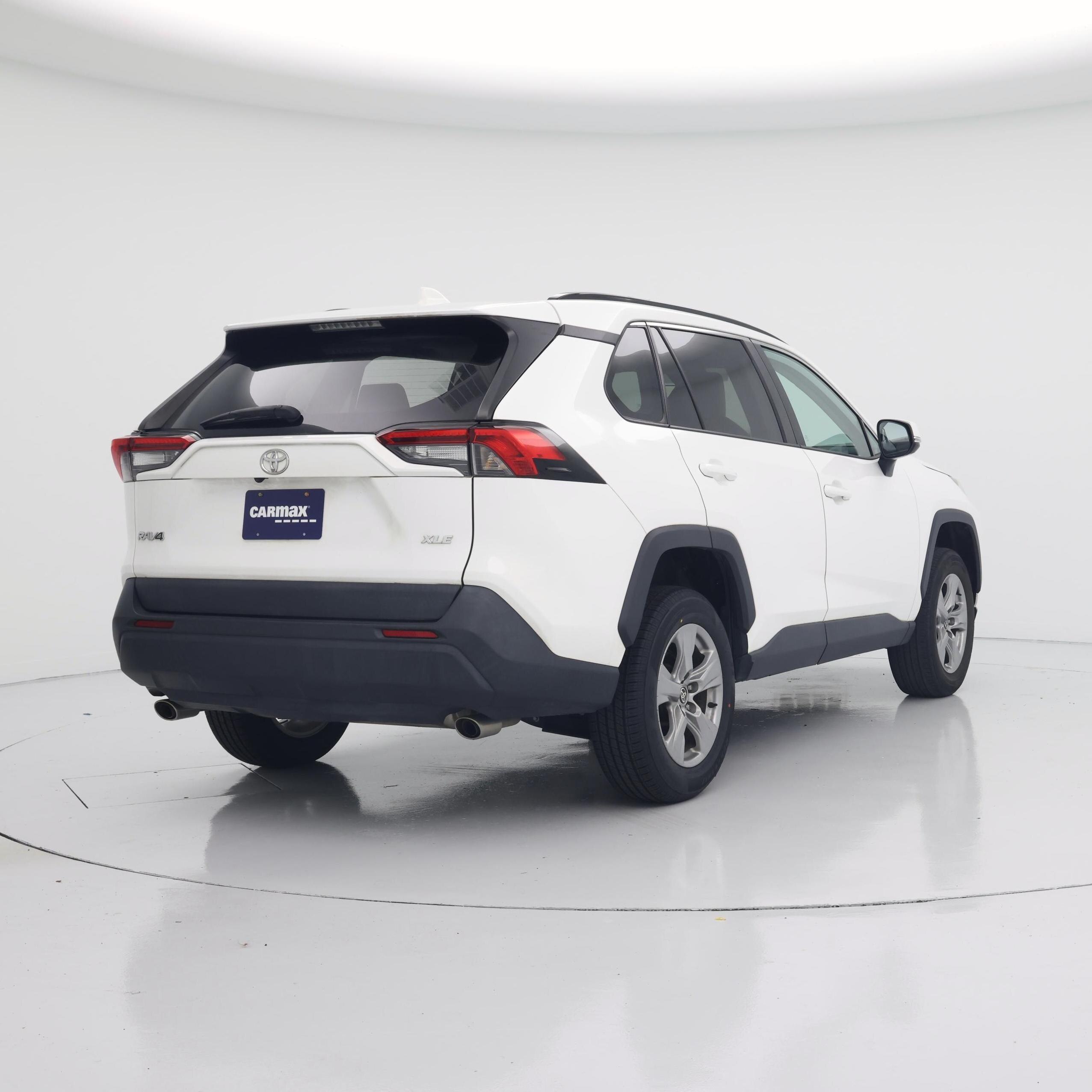 Thumbnail: 2022 Toyota RAV4 - 8